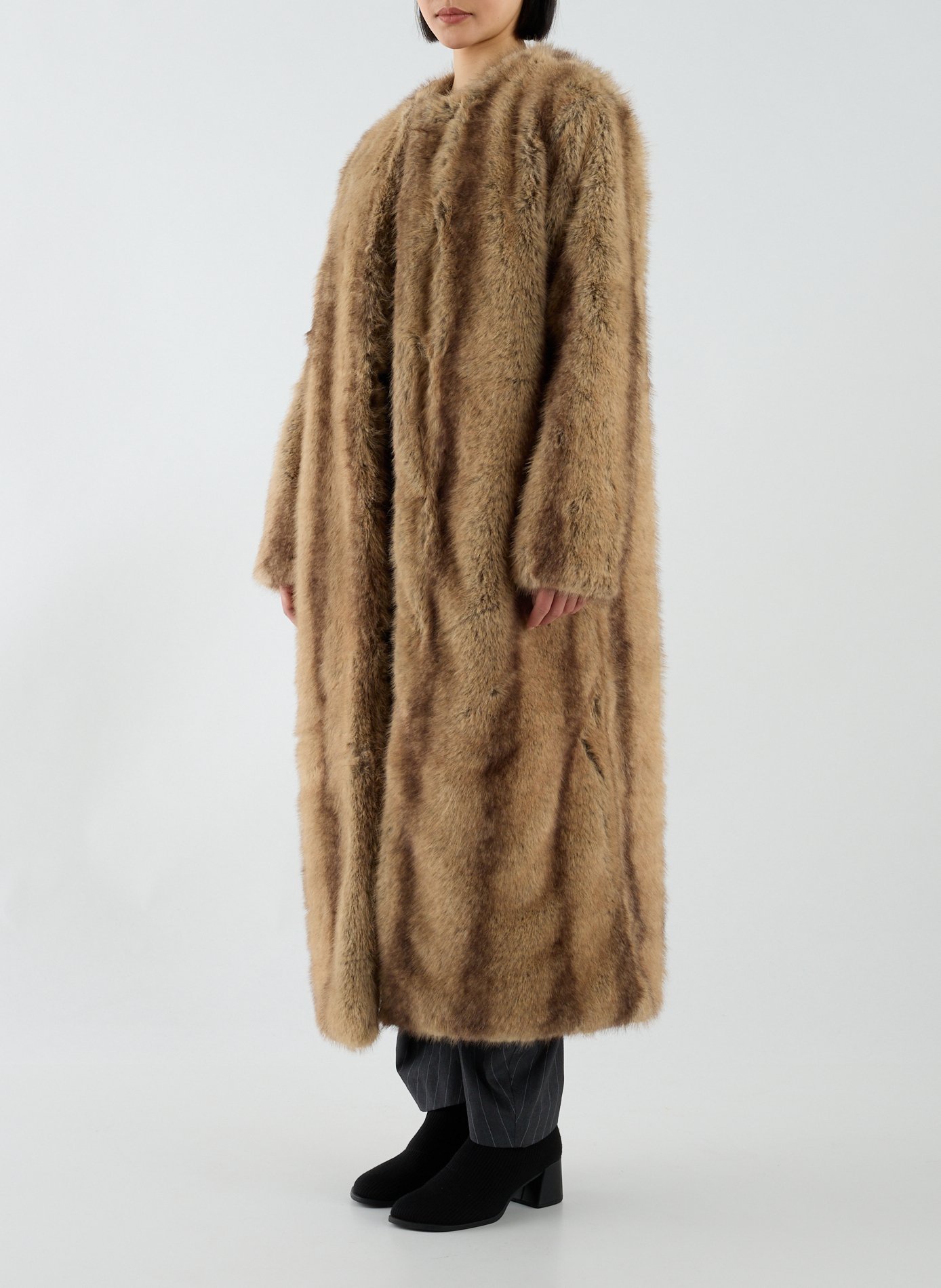 Manteau long aspect fourrure TOPSHOP Beige