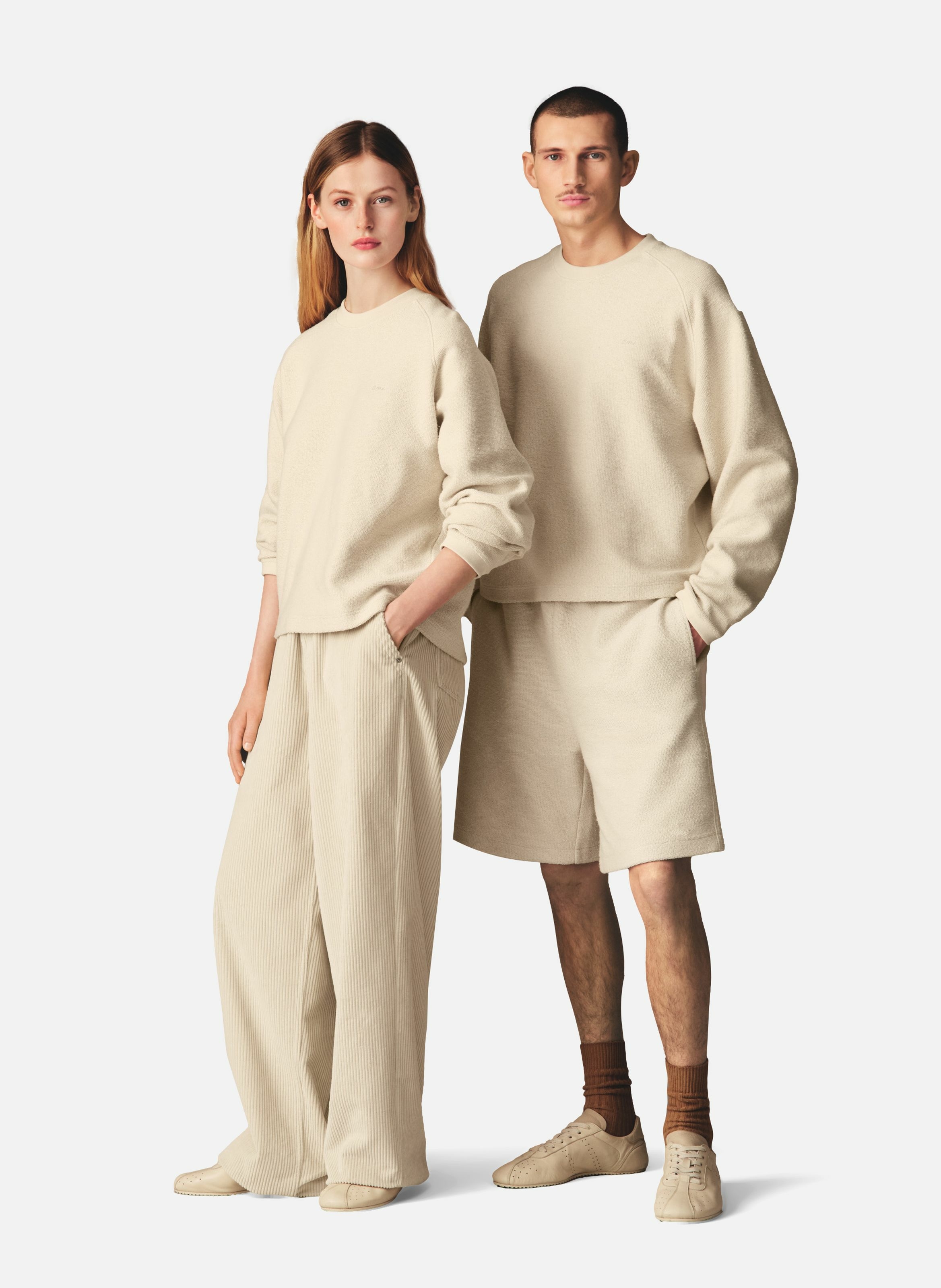 Sweatshirt col rond manches raglan en coton unisexe AMI PARIS Blanc