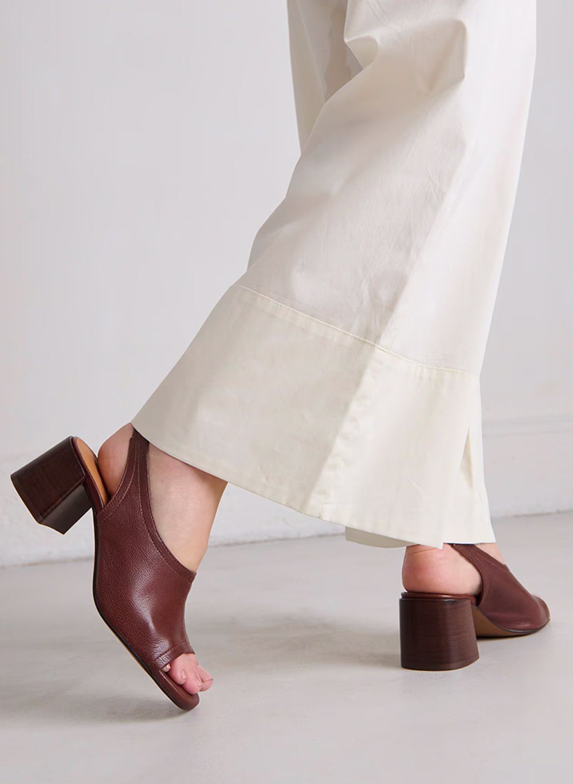 Sandales à talon en cuir brownie b JONAK Marron