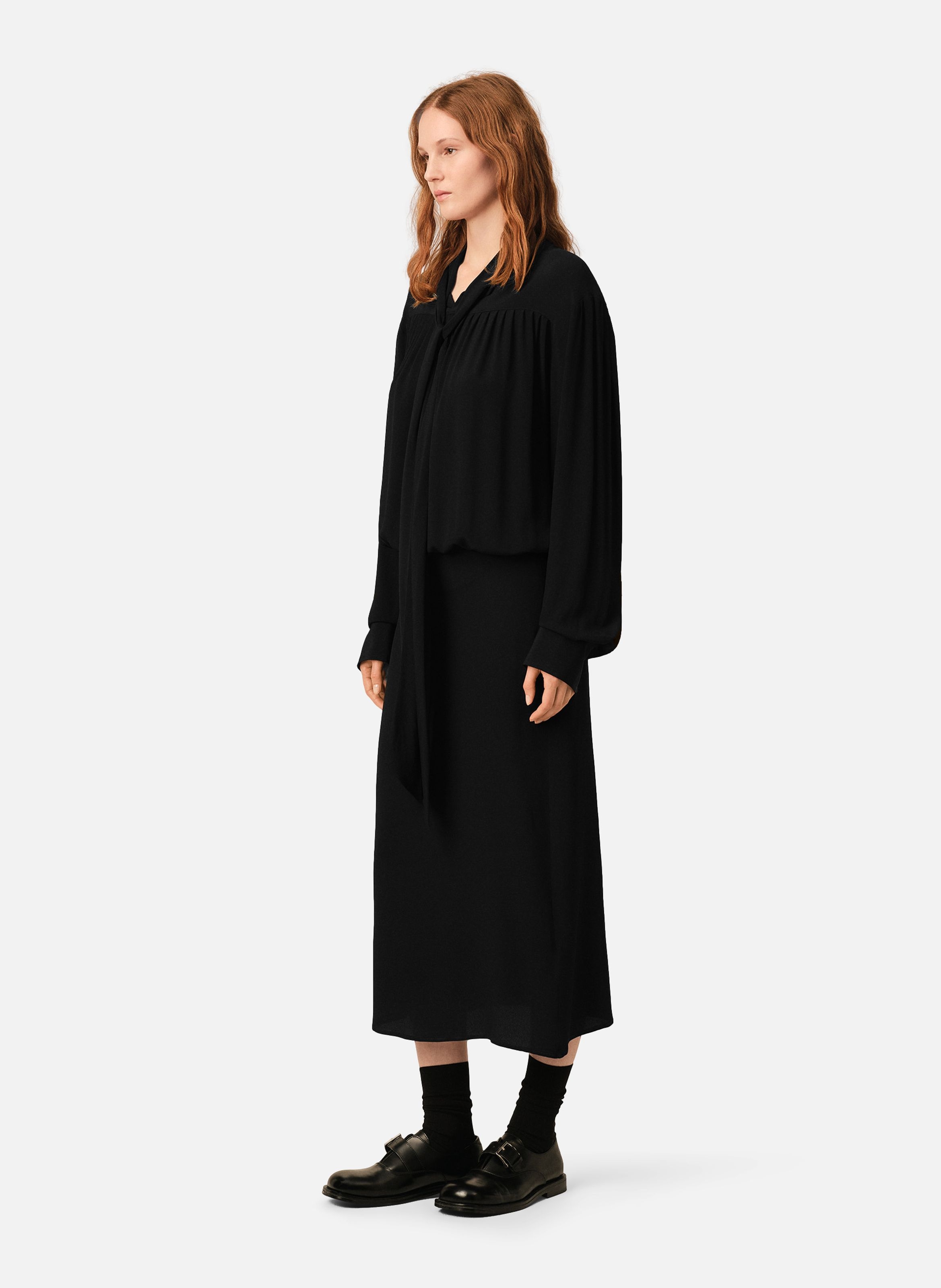Robe midi en soie mélangée à lavallière AMI PARIS Noir