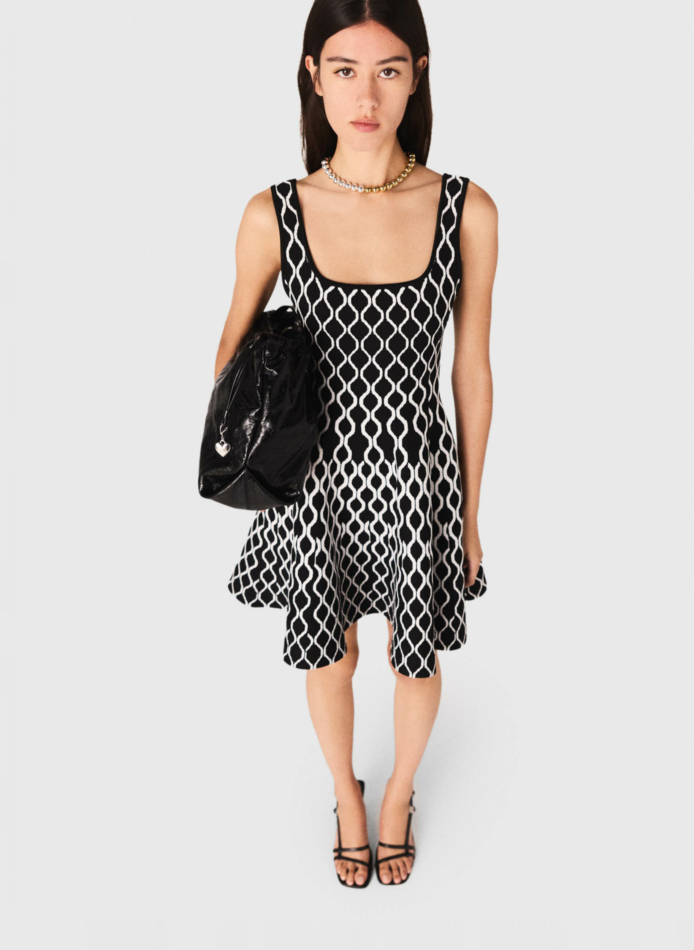 Robe courte cintrée col carré à imprimé graphique MAJE Noir