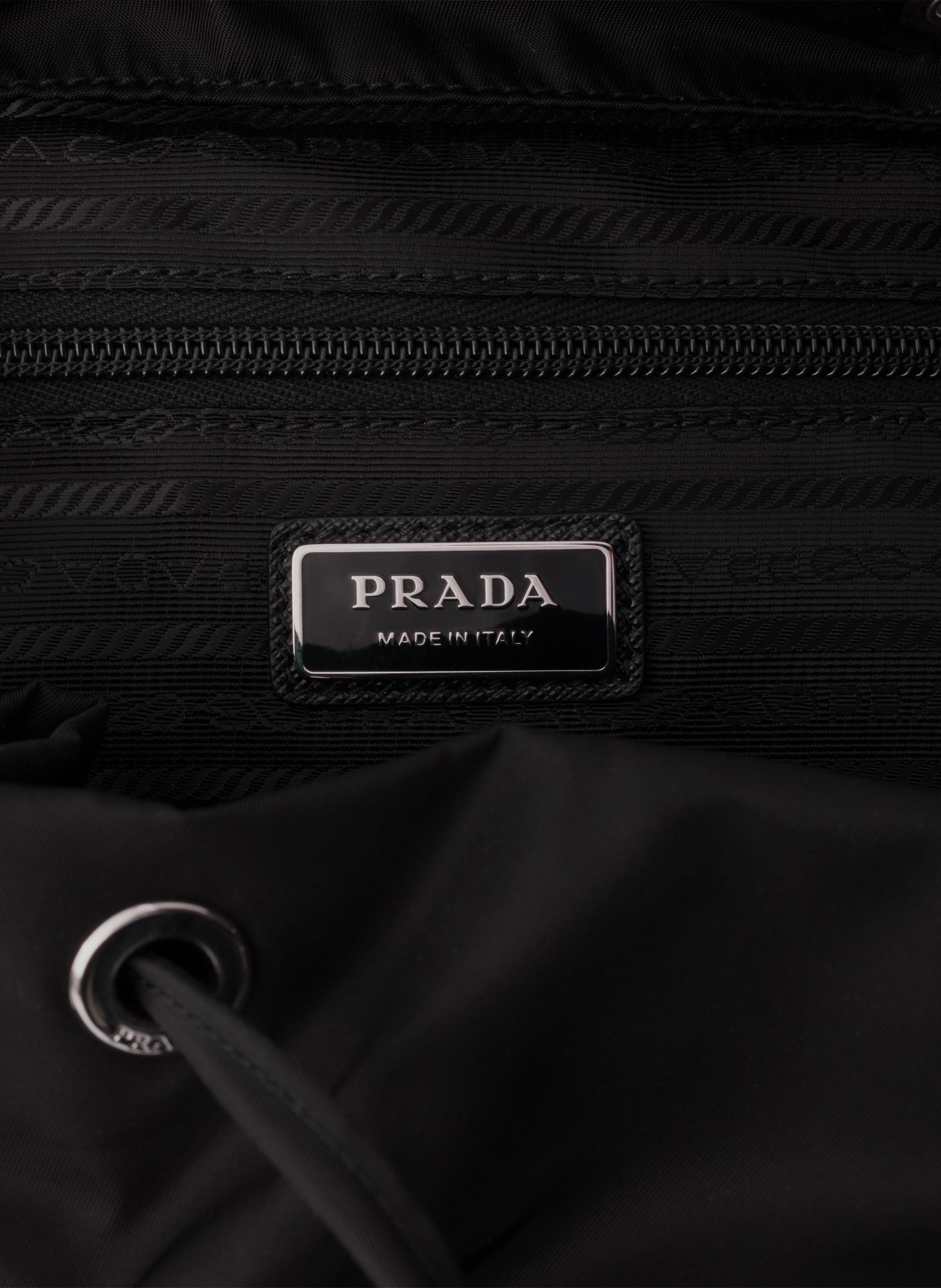 Sac à dos en re-nylon et cuir PRADA Noir