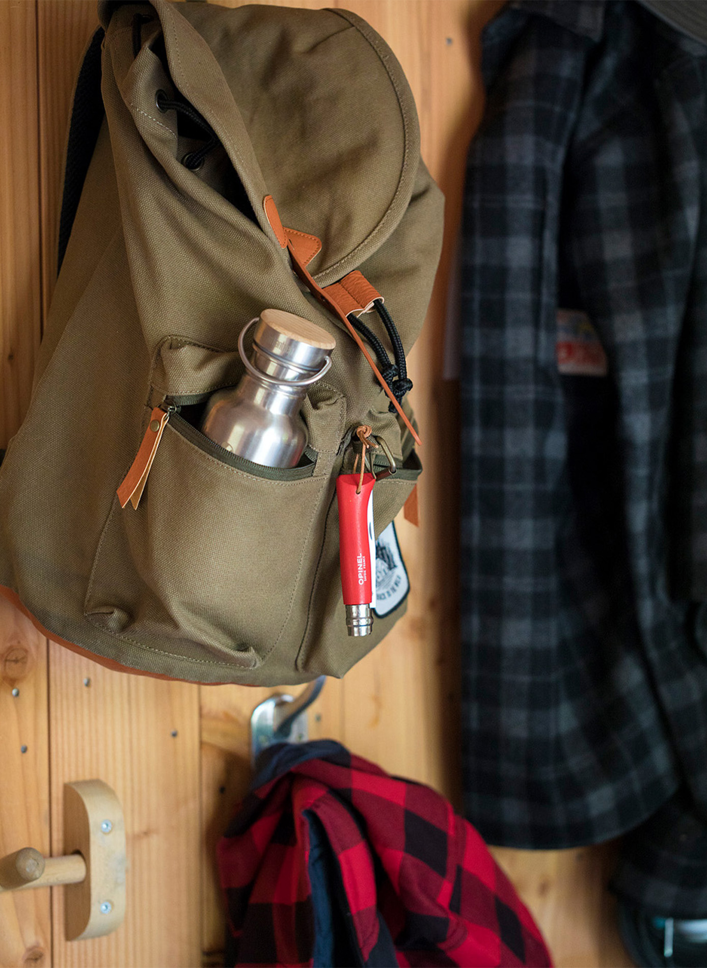 Couteau Baroudeur en acier inoxydable OPINEL Rouge