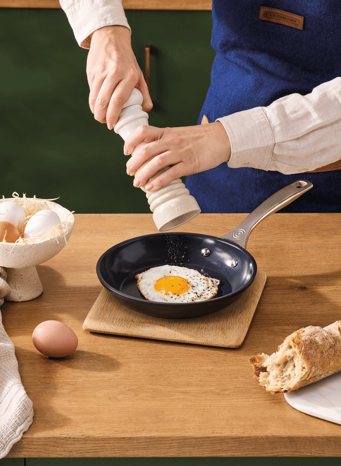 Essential Ceramic Non-Stick Pan LE CREUSET Black