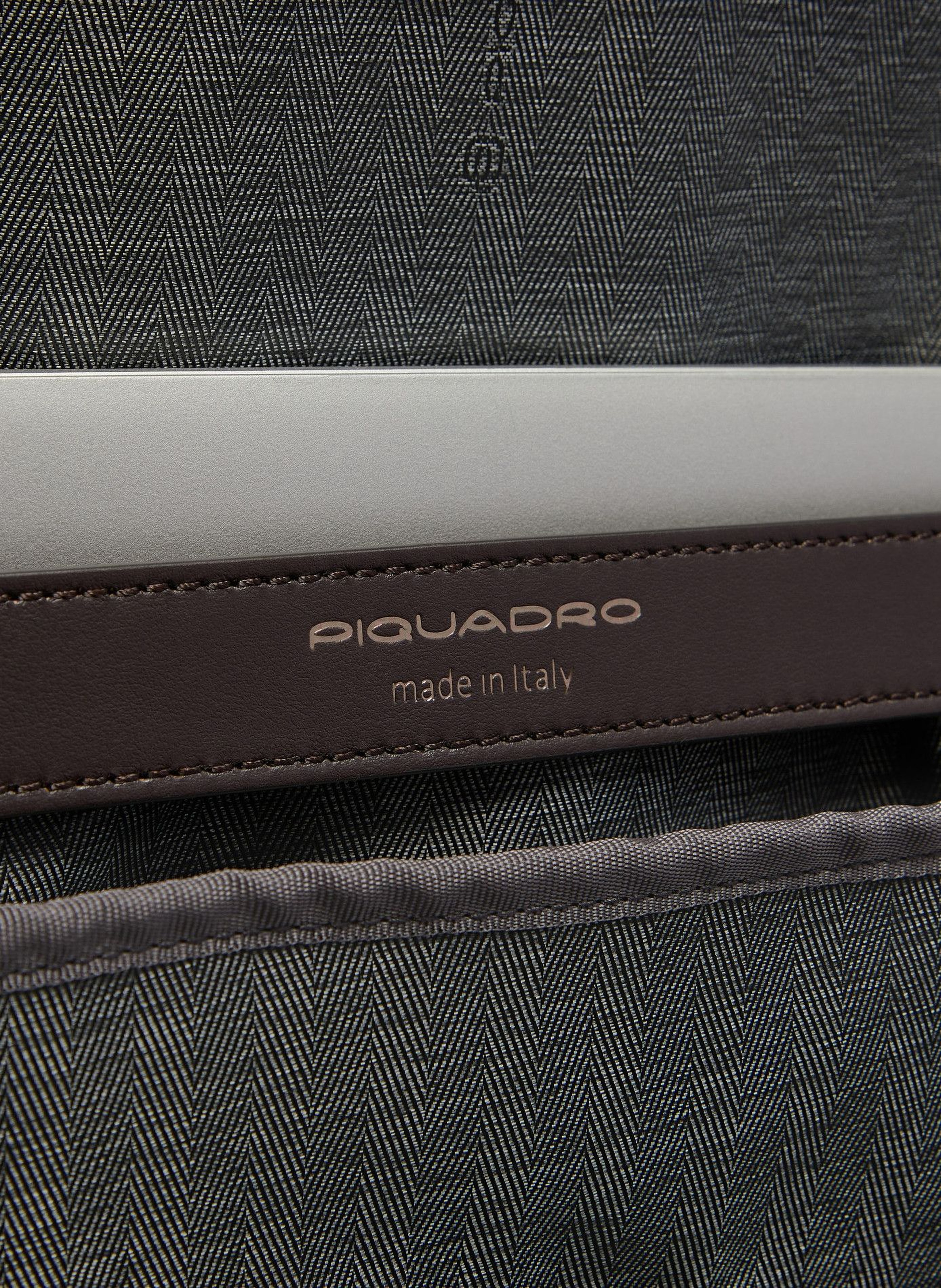 Rugzak voor 15,6" laptopreizen PIQUADRO Bruin