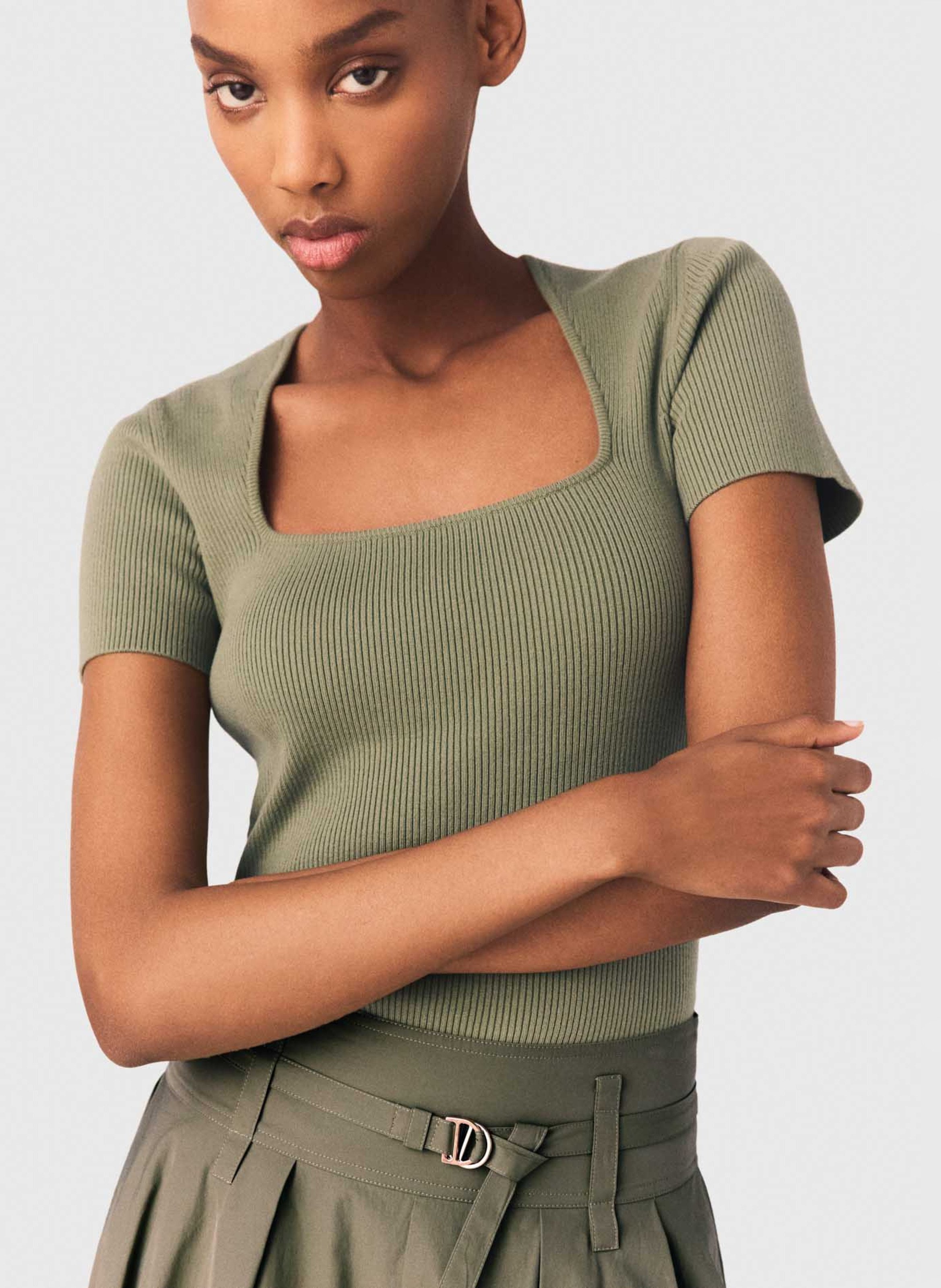 Tee-shirt moulant col carré en coton mélangé MAJE Kaki