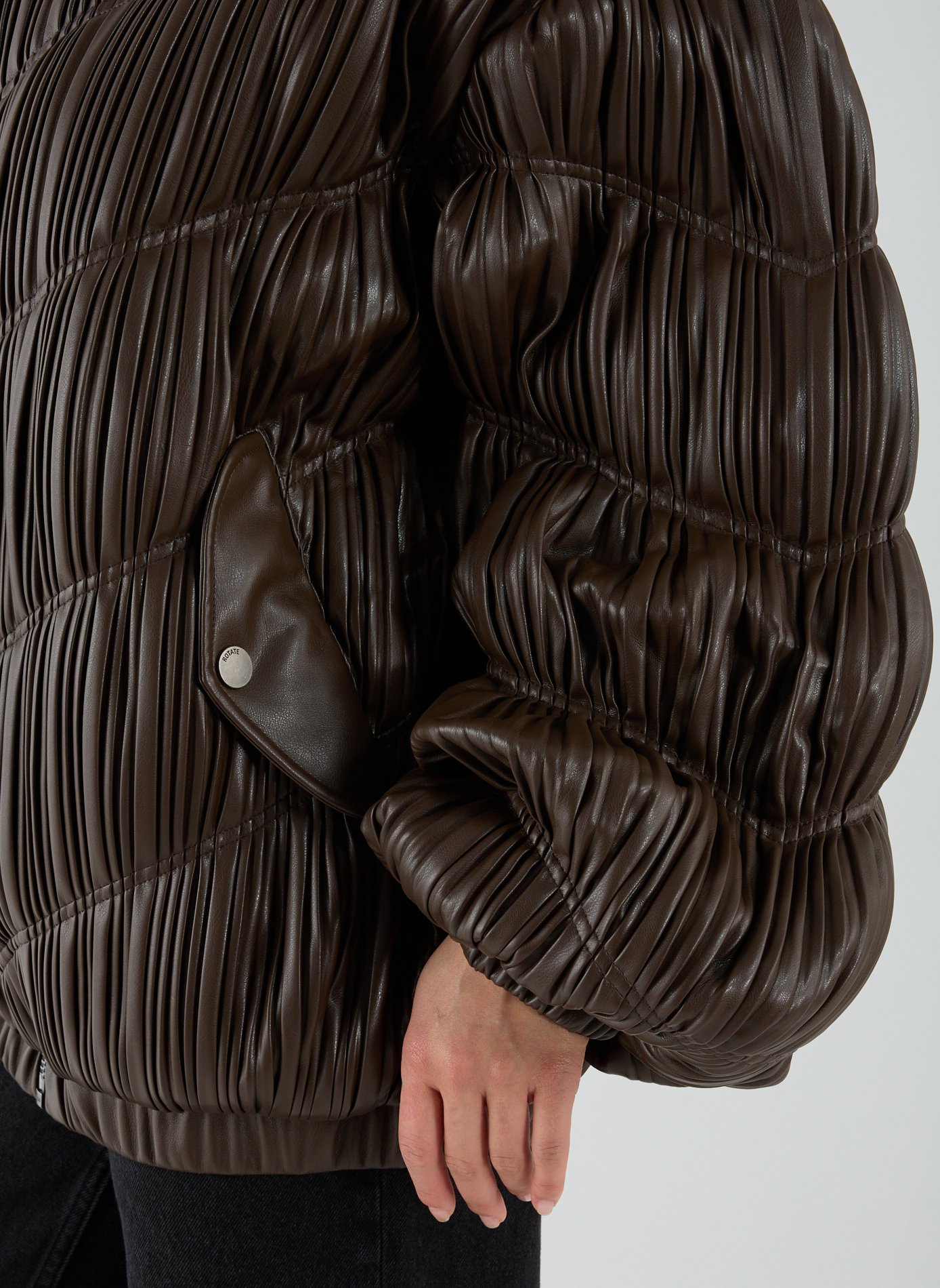 Doudoune matelassée plissée ROTATE Marron
