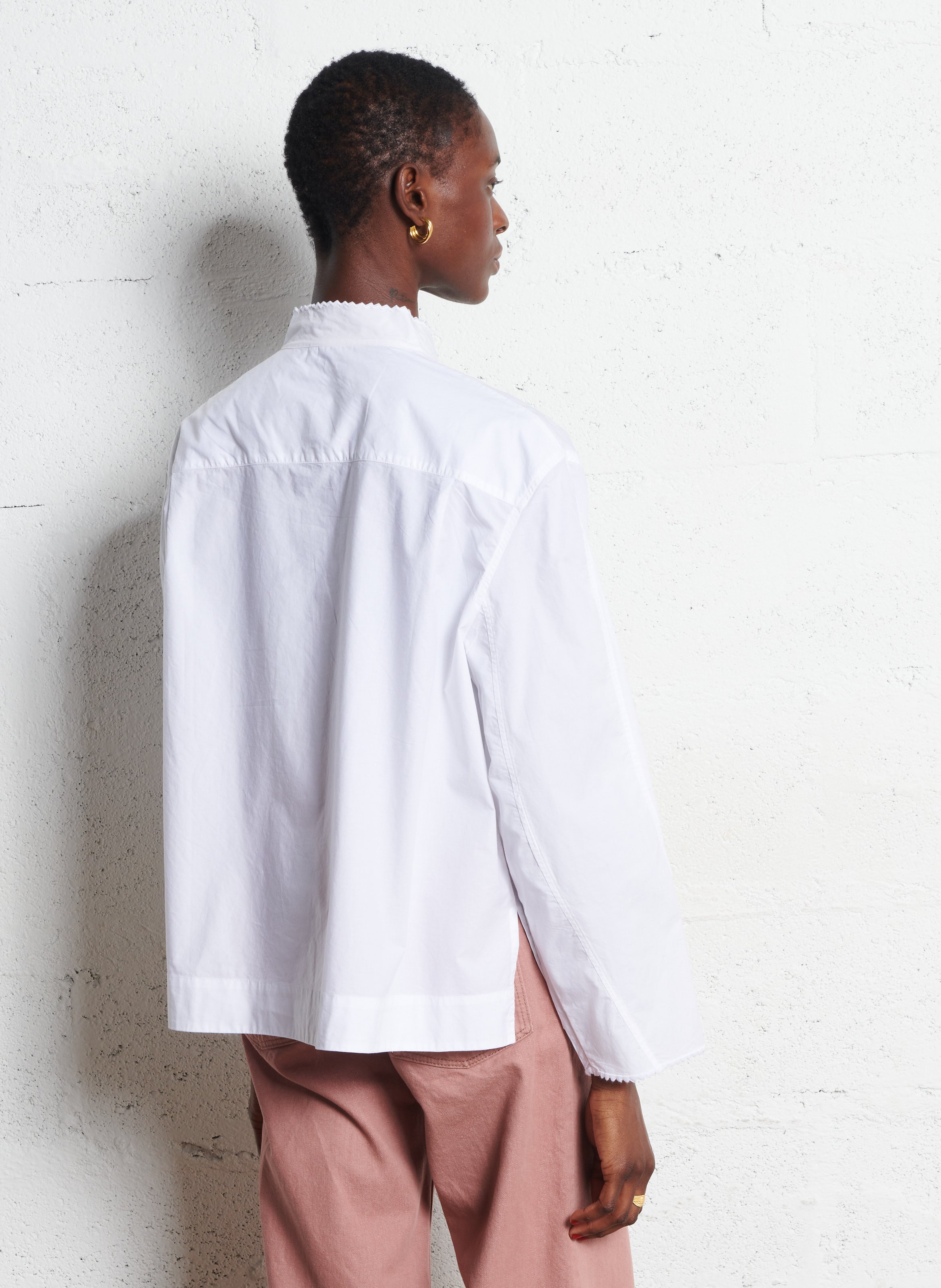 Chemise brodée col montant en popeline de coton greece SOEUR Blanc