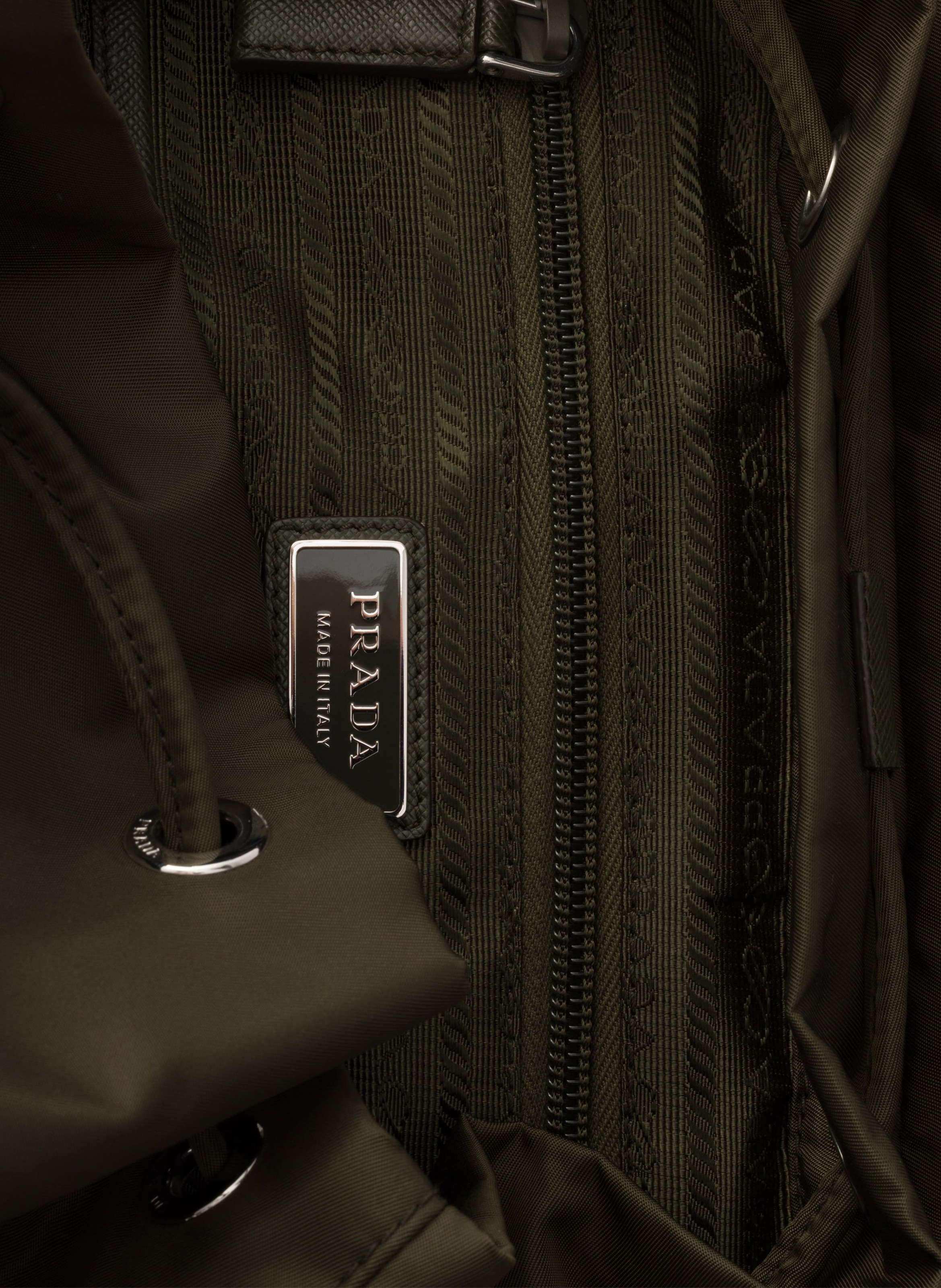 Sac à dos en re-nylon et cuir PRADA Vert
