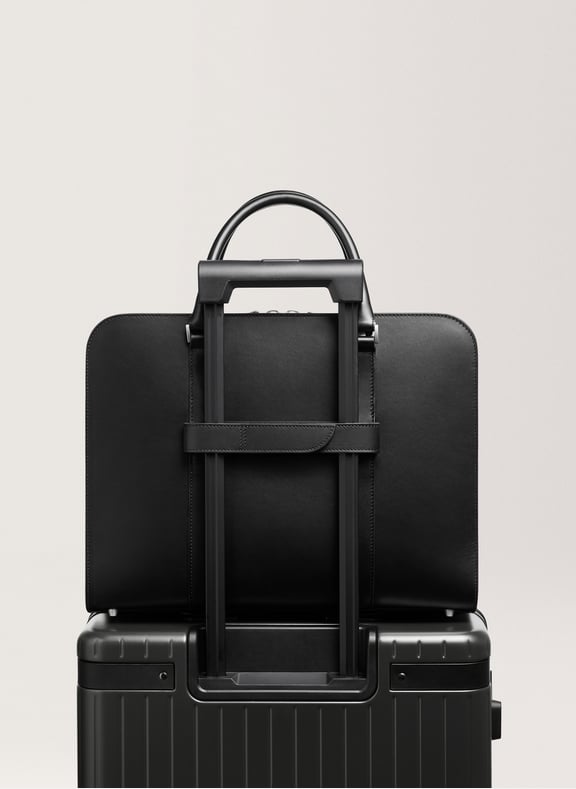 Attache 'Smart holder' en cuir vachetta Noir by CARL FRIEDRIK CARL FRIEDRIK Attache 'Smart holder' en cuir vachetta Noir