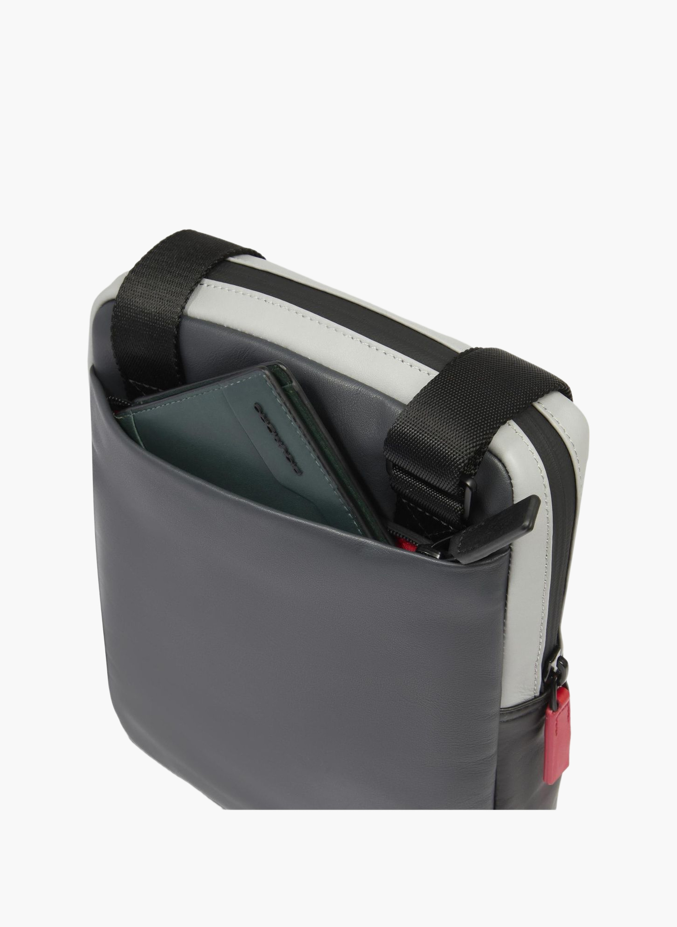 Sacoche homme PIQUADRO Gris