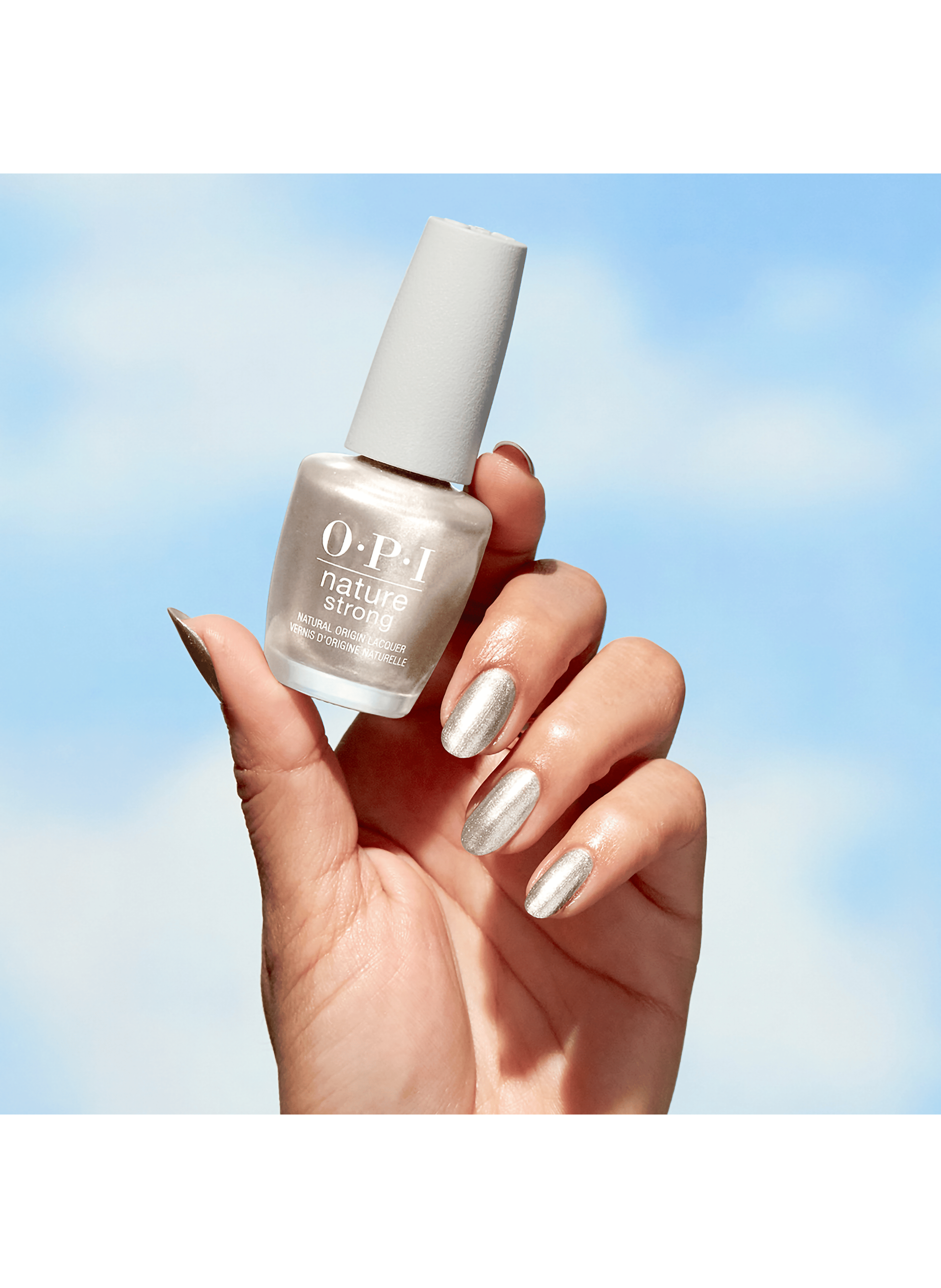 Glowing Places - Nature Strong - Vegan Nail Polish OPI Doré