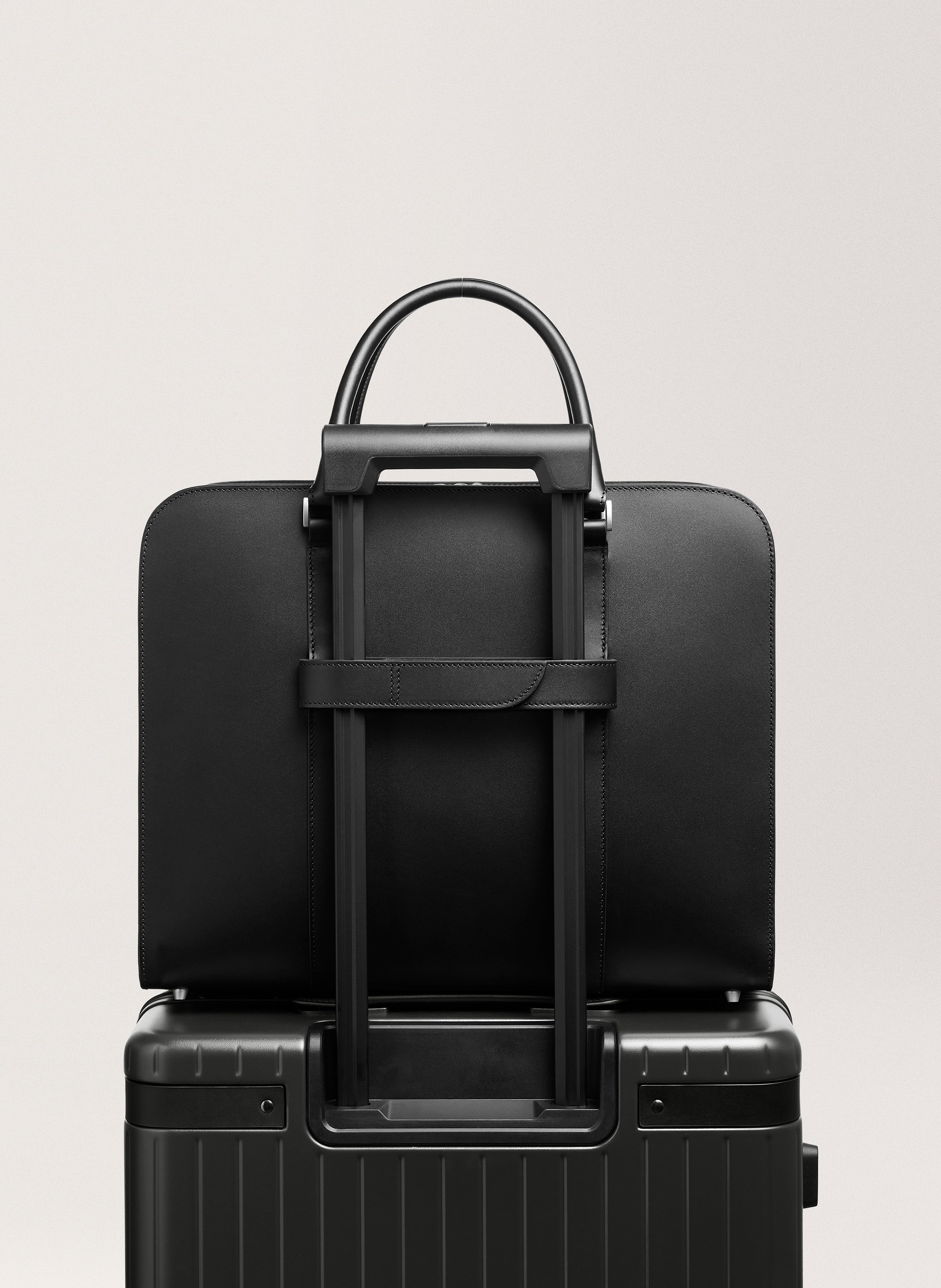 Attache 'Smart holder' en cuir vachetta Noir