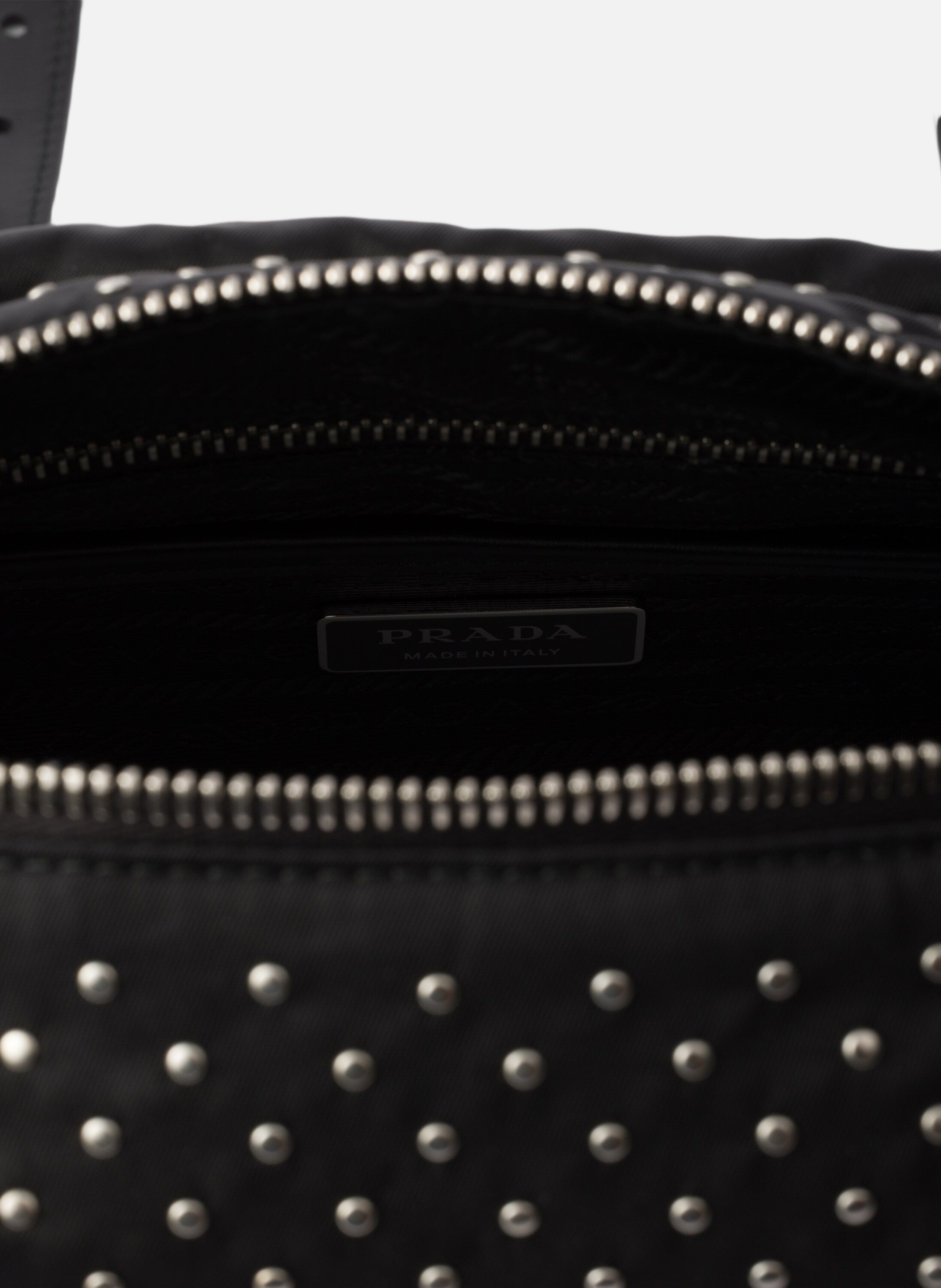 Sac à bandoulière en re-nylon avec clous PRADA Noir