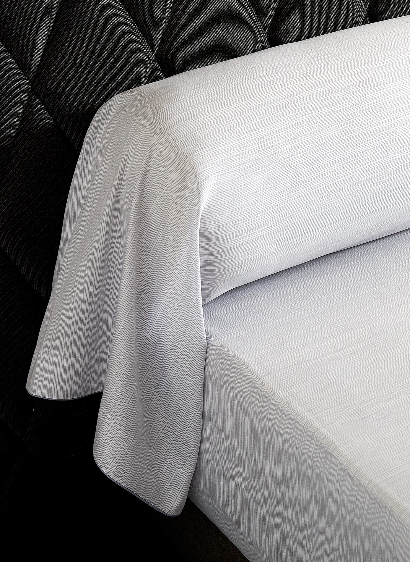 TAIE DE TRAVERSIN Silence ANNE DE SOLENE Gris