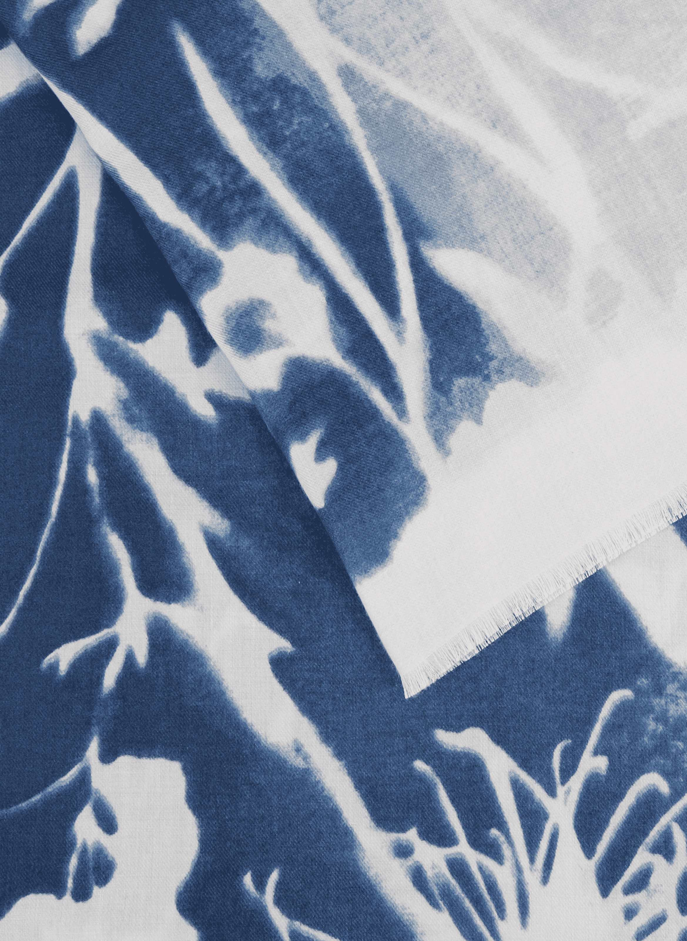 Scarf with pattern and fringes AU PRINTEMPS PARIS Blue
