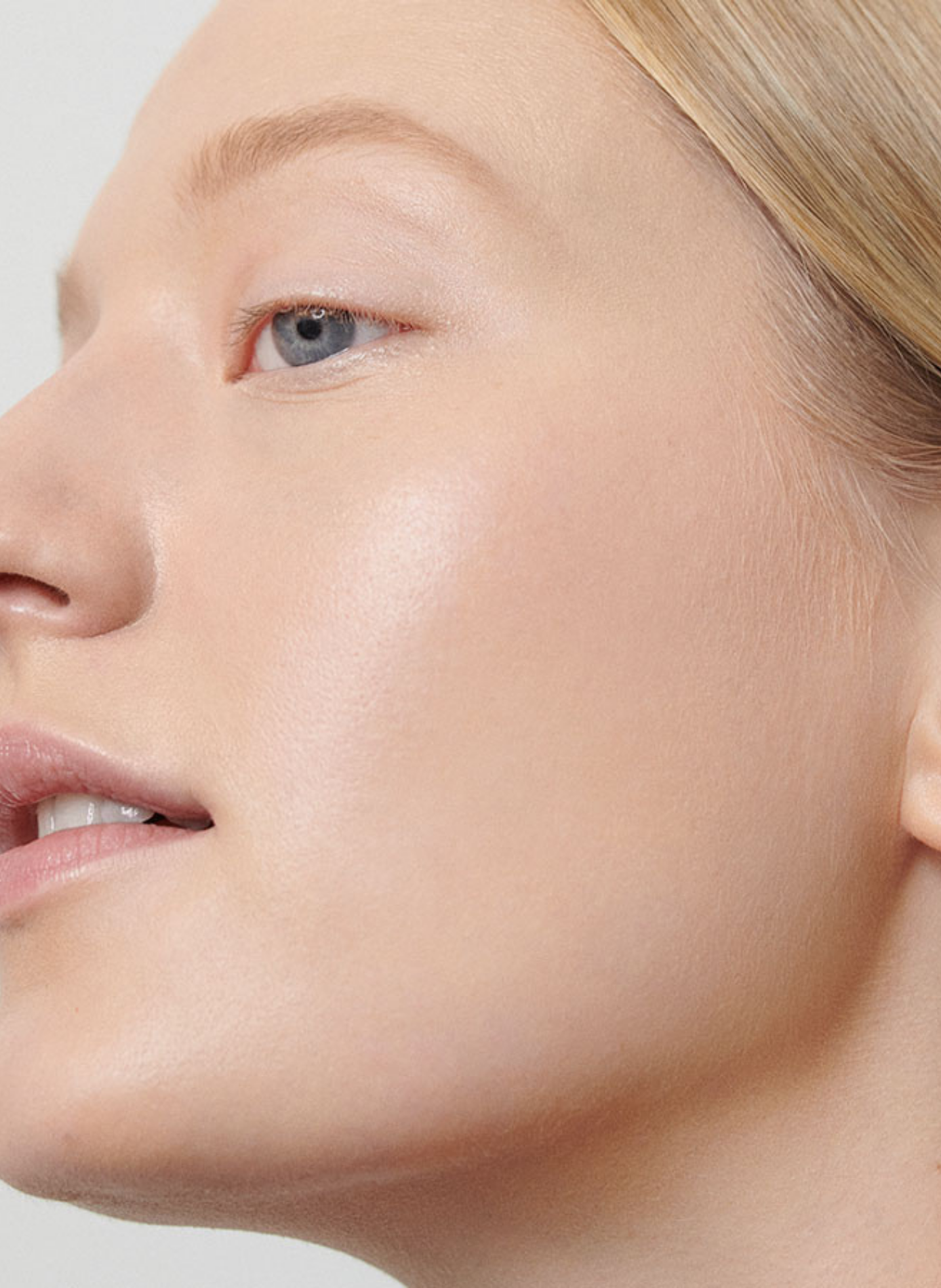 Fond de teint DR HAUSCHKA 01 macadamia