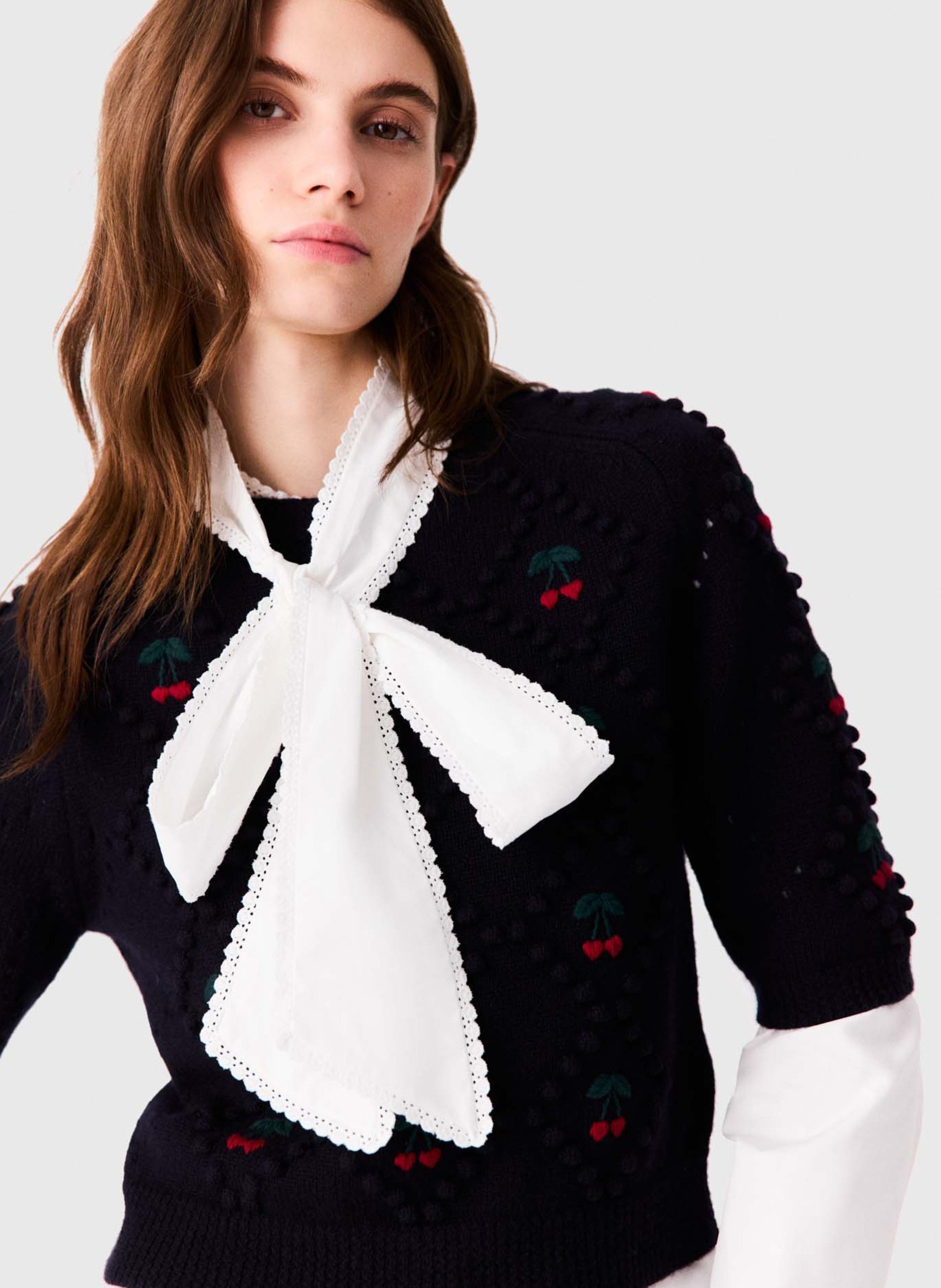 Pull droit col rond brodé en laine MAJE Bleu