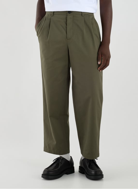 Pantalon ample uni | Vert by MAISON KITSUNÉ Pantalon ample uni Vert