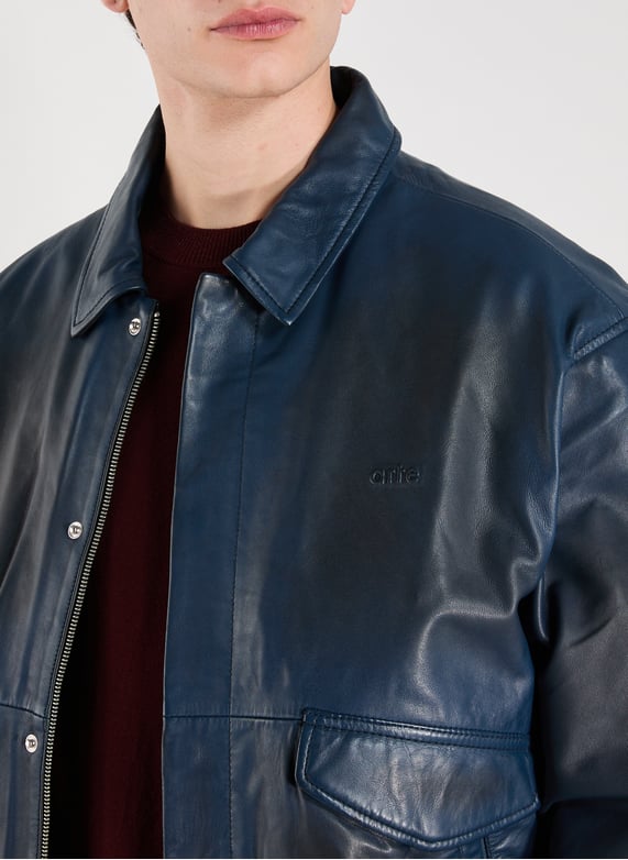 Blouson col classique en cuir | Bleu by ARTE ANTWERP Blouson col classique en cuir Bleu