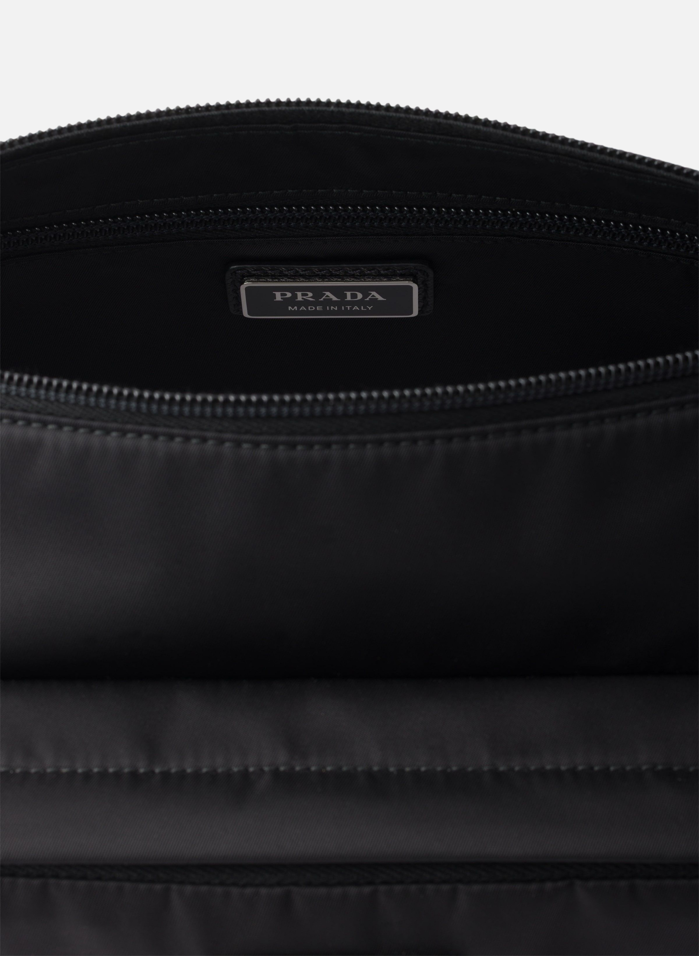 Sac de taille moyenne porté épaule en re-nylon et PRADA Noir
