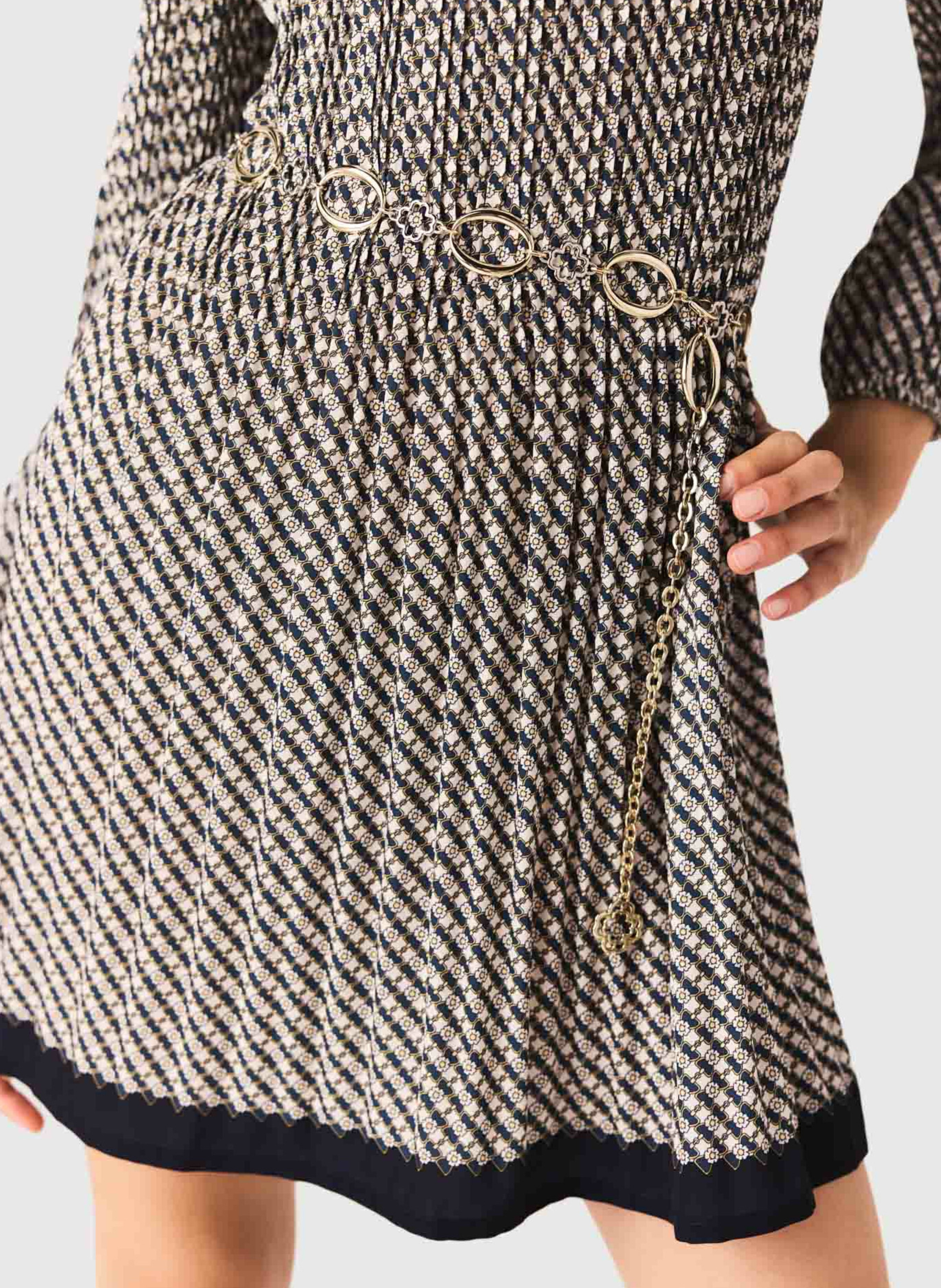 Robe courte col rond en jacquard Beige