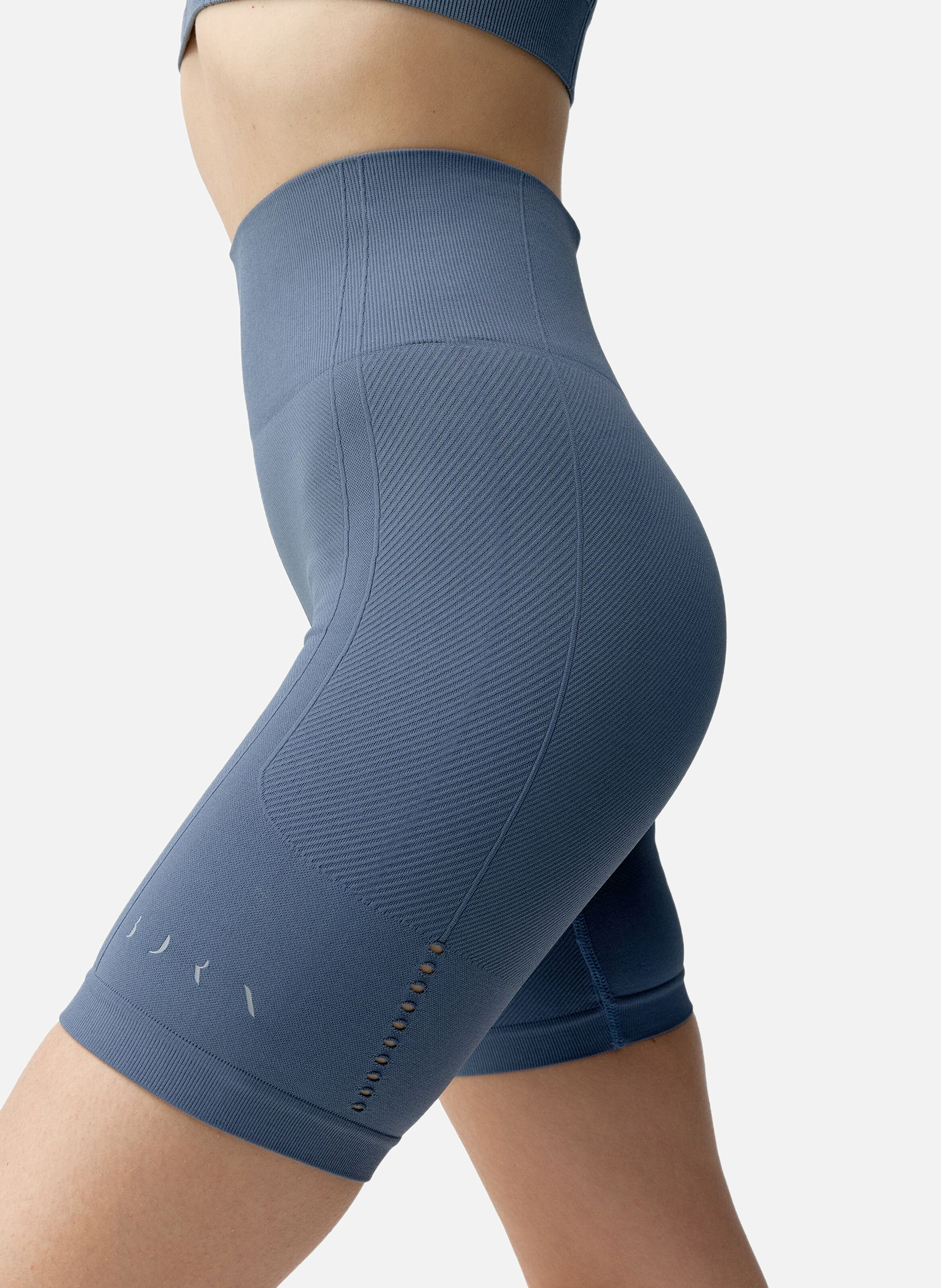 Short sport femme cycliste soma BORN LIVING YOGA Bleu