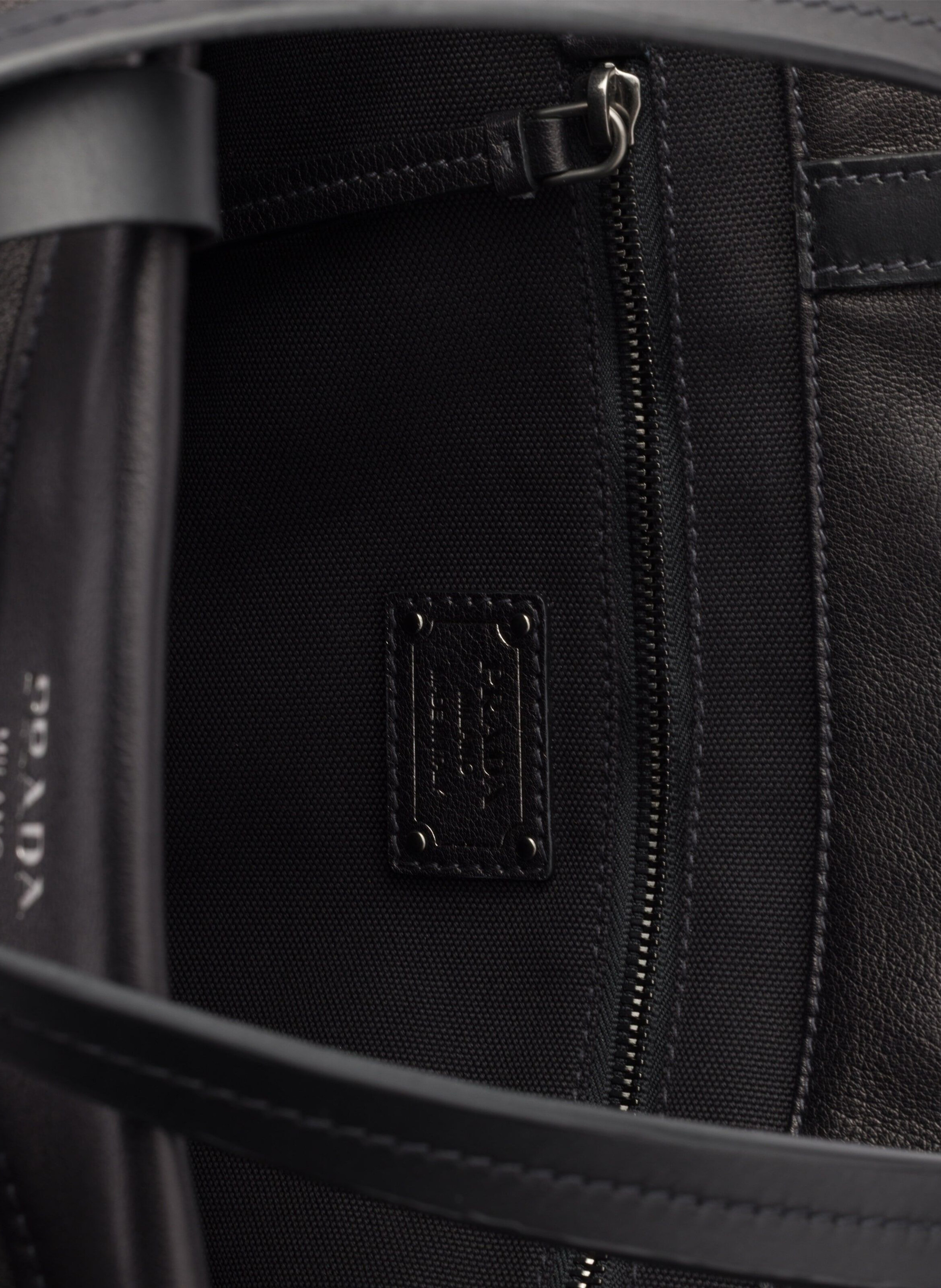 Grand cabas en cuir PRADA Noir