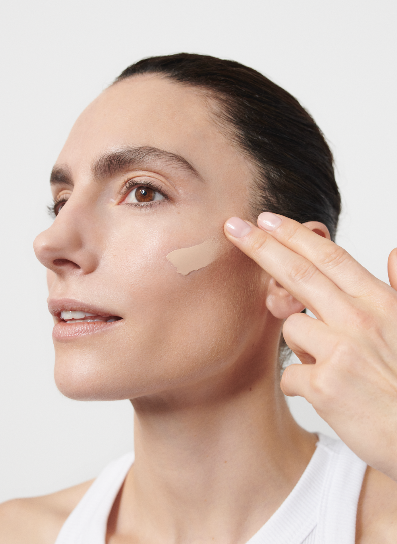 Fondotinta DR HAUSCHKA 02 amande