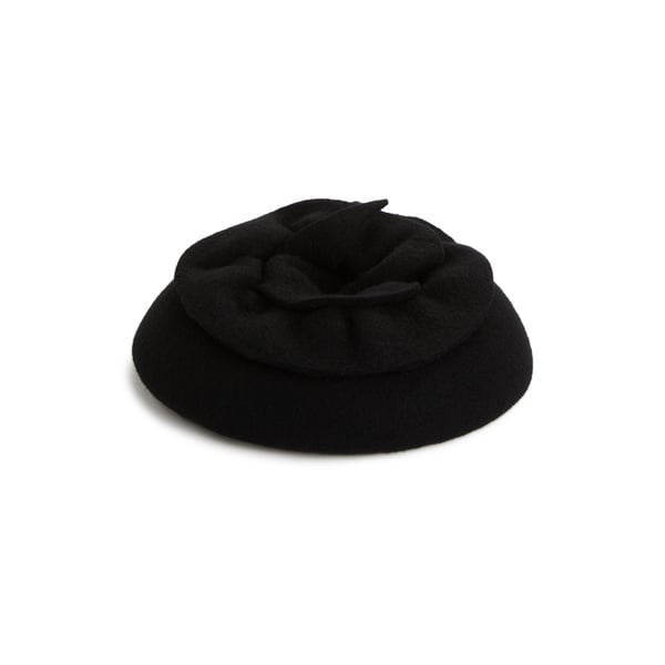 Petit chapeau en laine