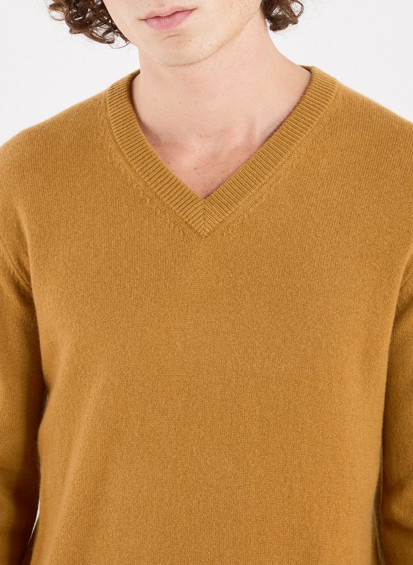 Pull col V en cachemire AU PRINTEMPS PARIS Doré