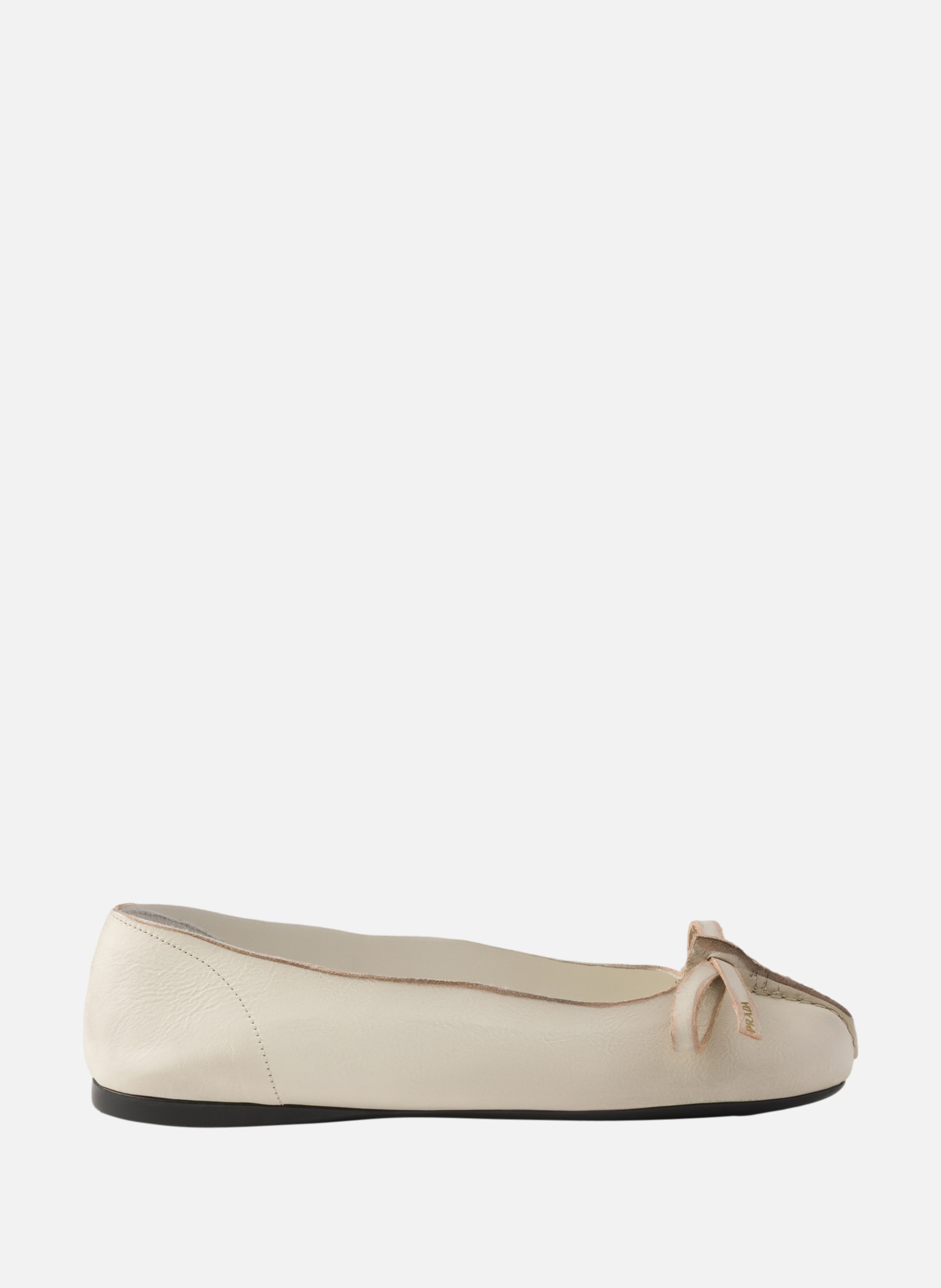 Ballerines en cuir vieilli PRADA Beige
