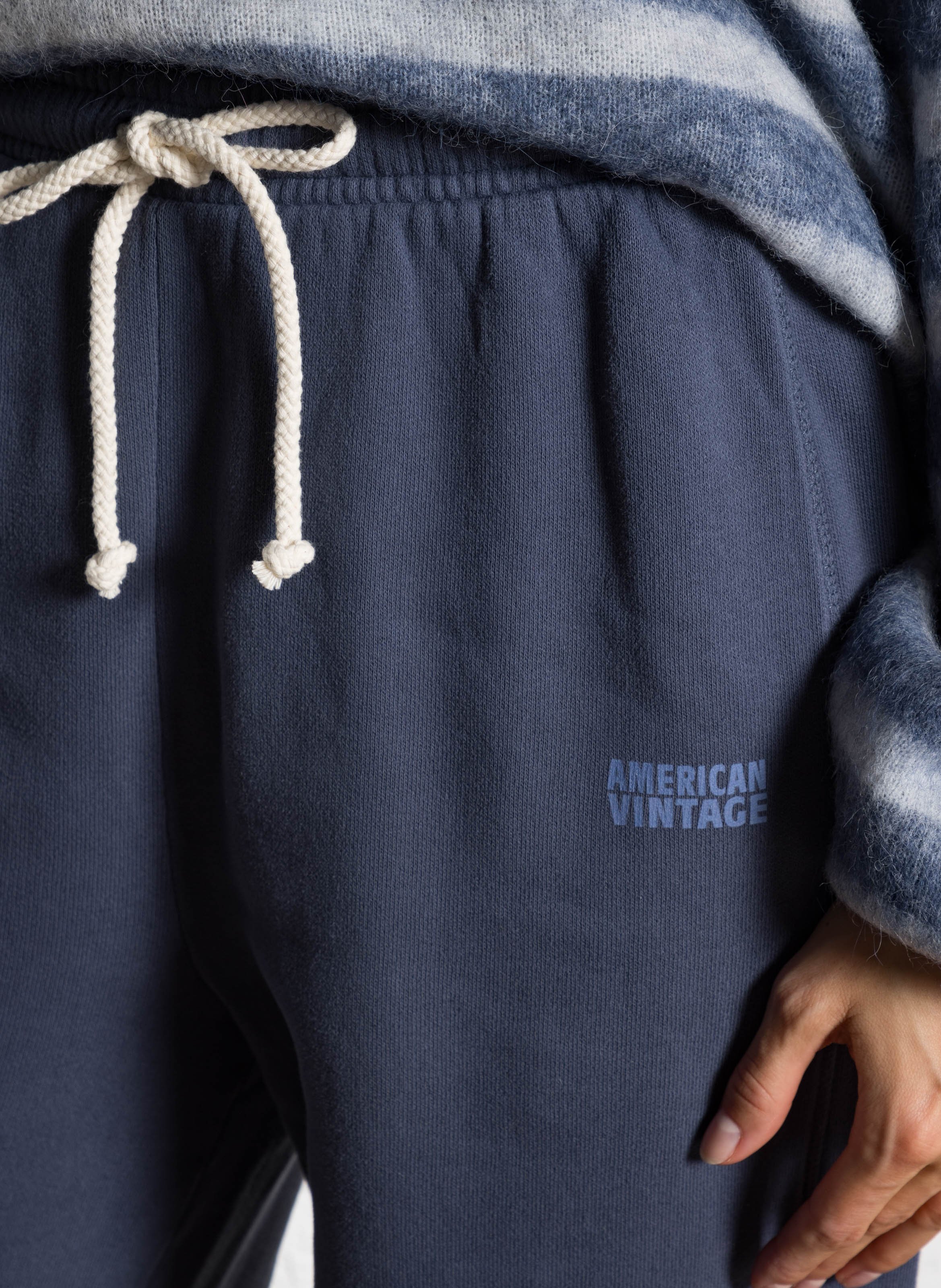 Pantalon jogging en coton mélangé izubird AMERICAN VINTAGE Bleu