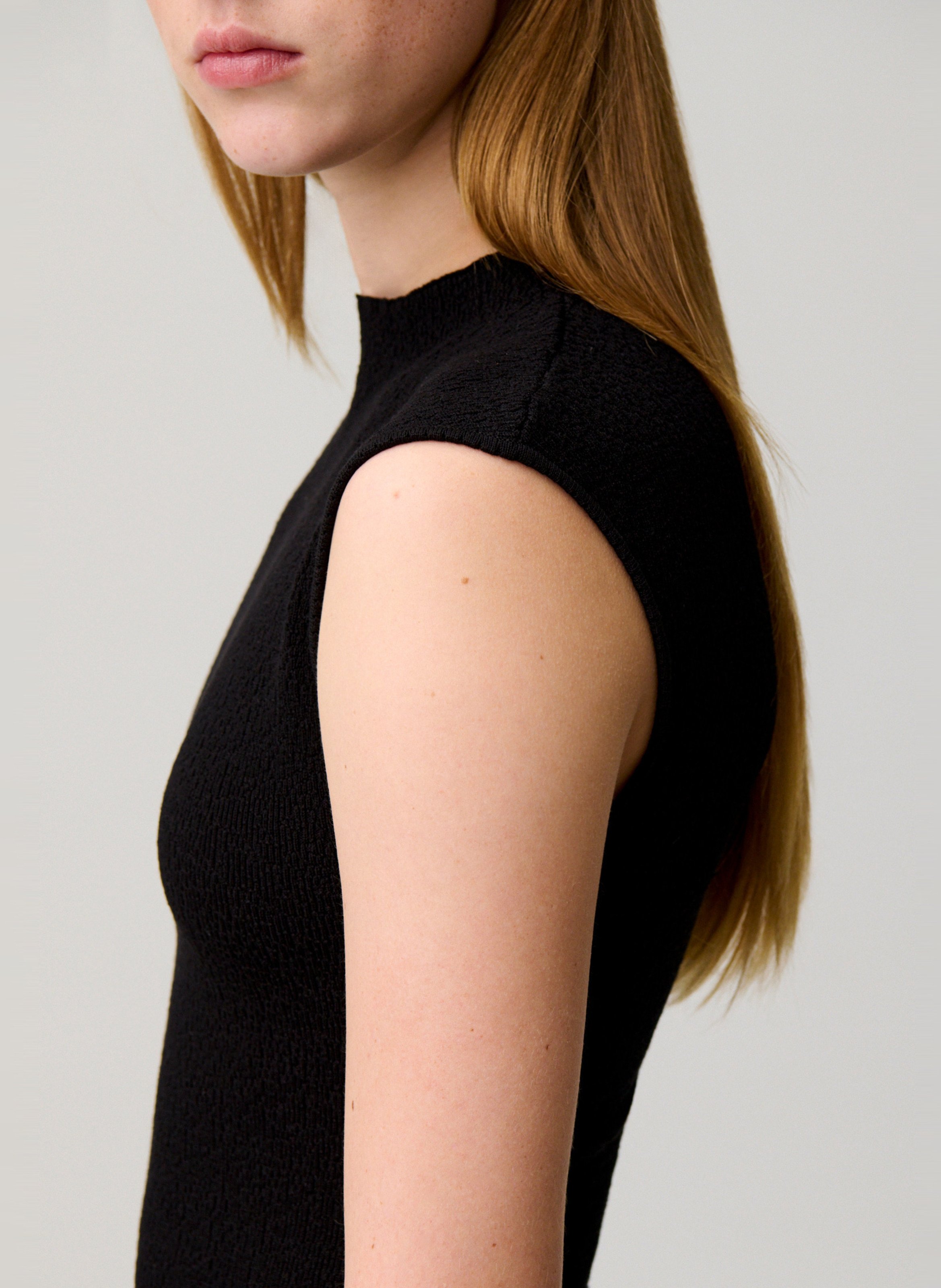 Pull ajusté sans manches uni CLAUDIE PIERLOT Noir