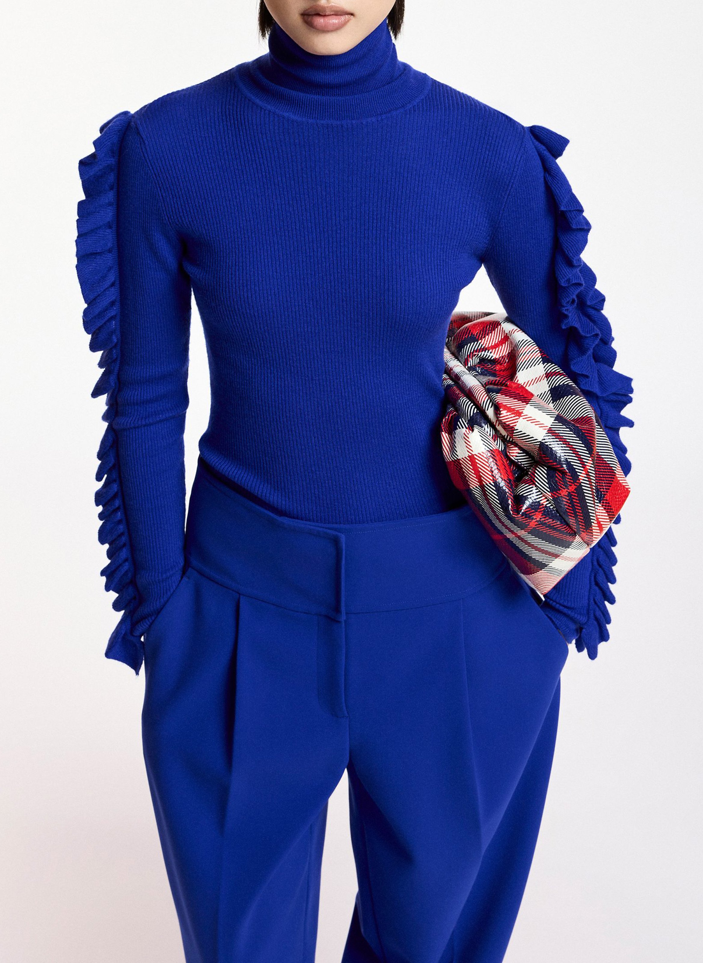 Pull moulant col roulé à volants kitty ESSENTIEL ANTWERP Bleu