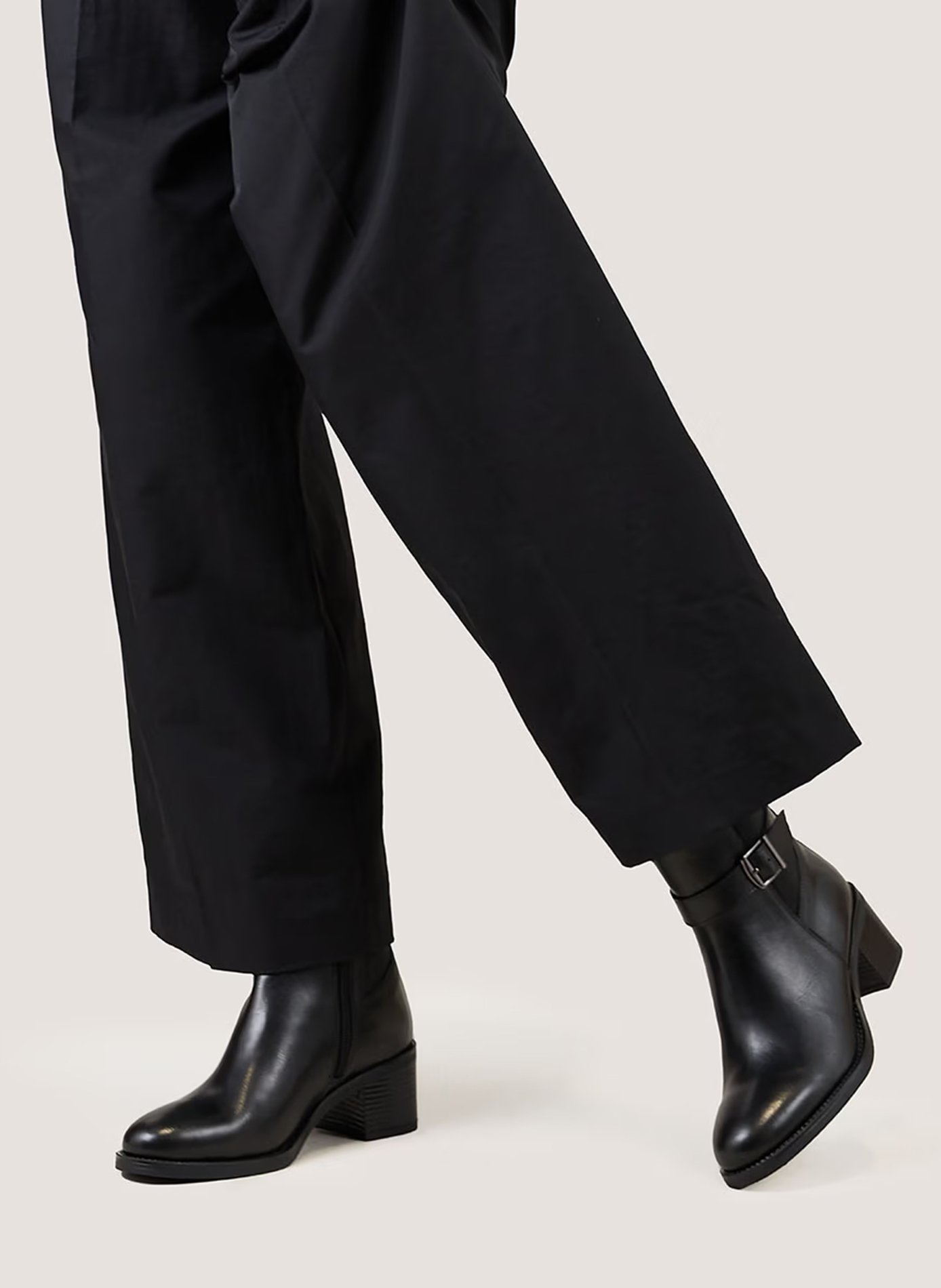 Bottines en cuir garance JONAK Noir