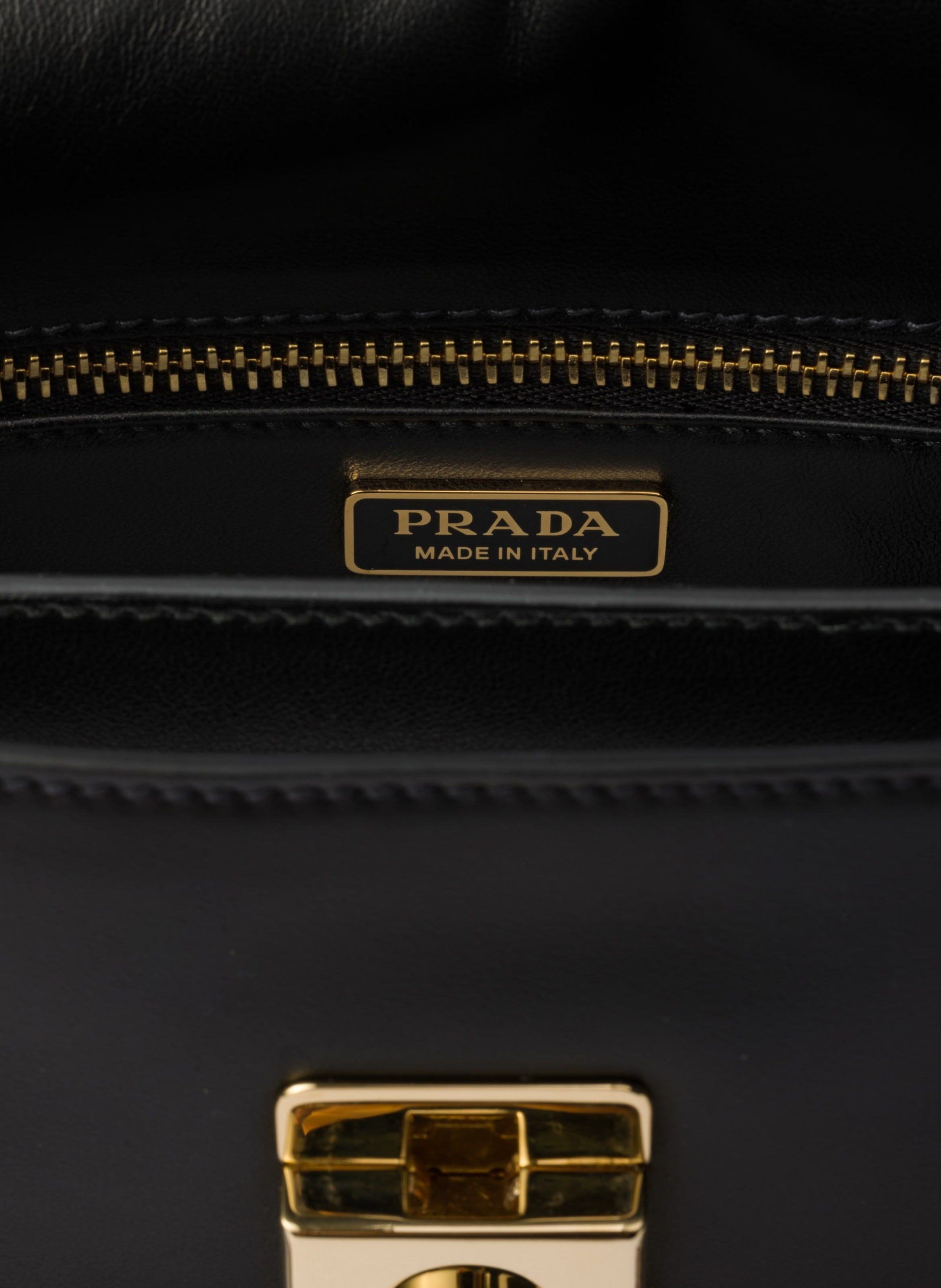 Petit sac porté épaule prada soft sound en cuir av PRADA Noir