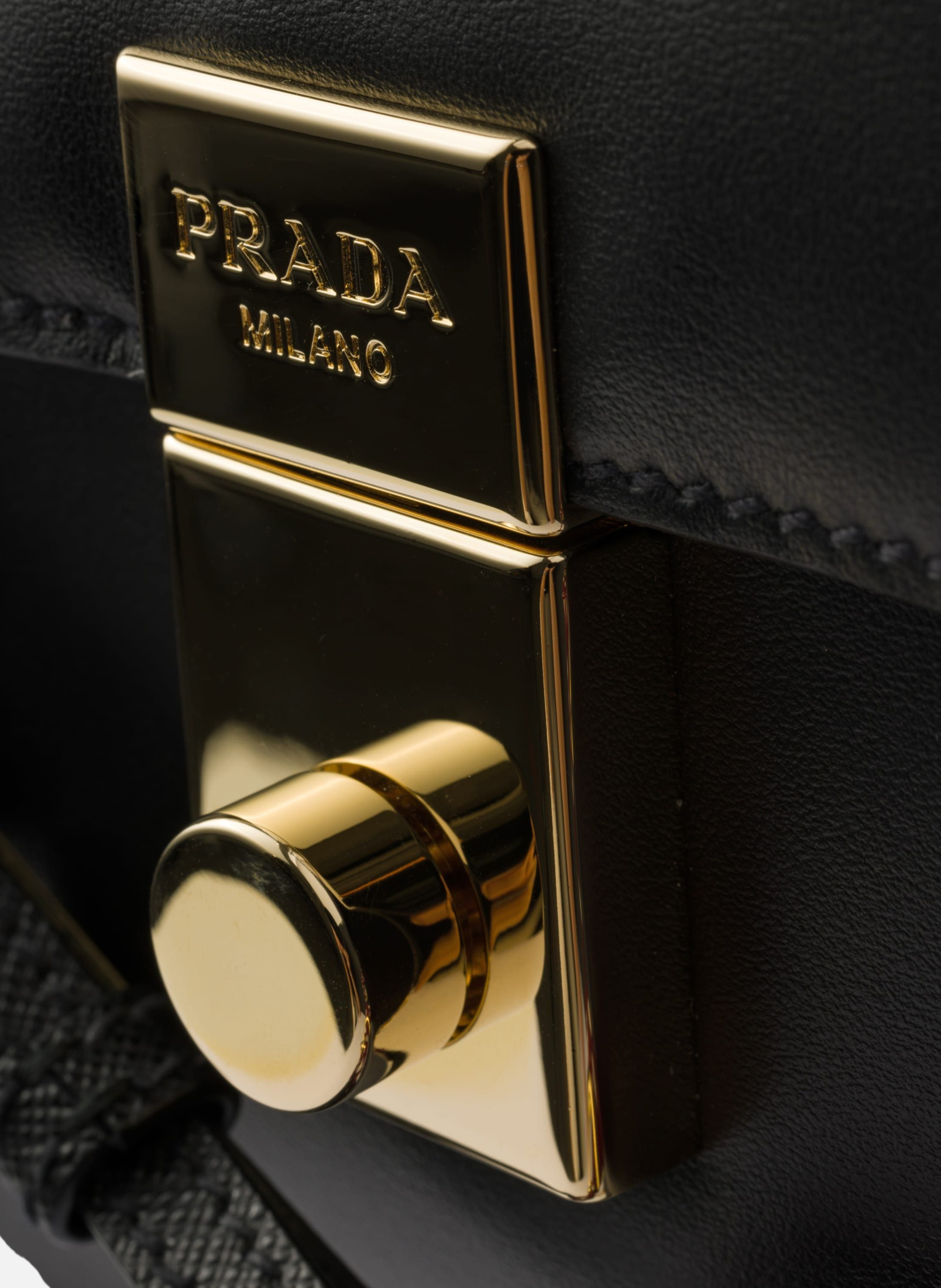 Petit sac porté épaule prada soft sound en cuir av PRADA Noir