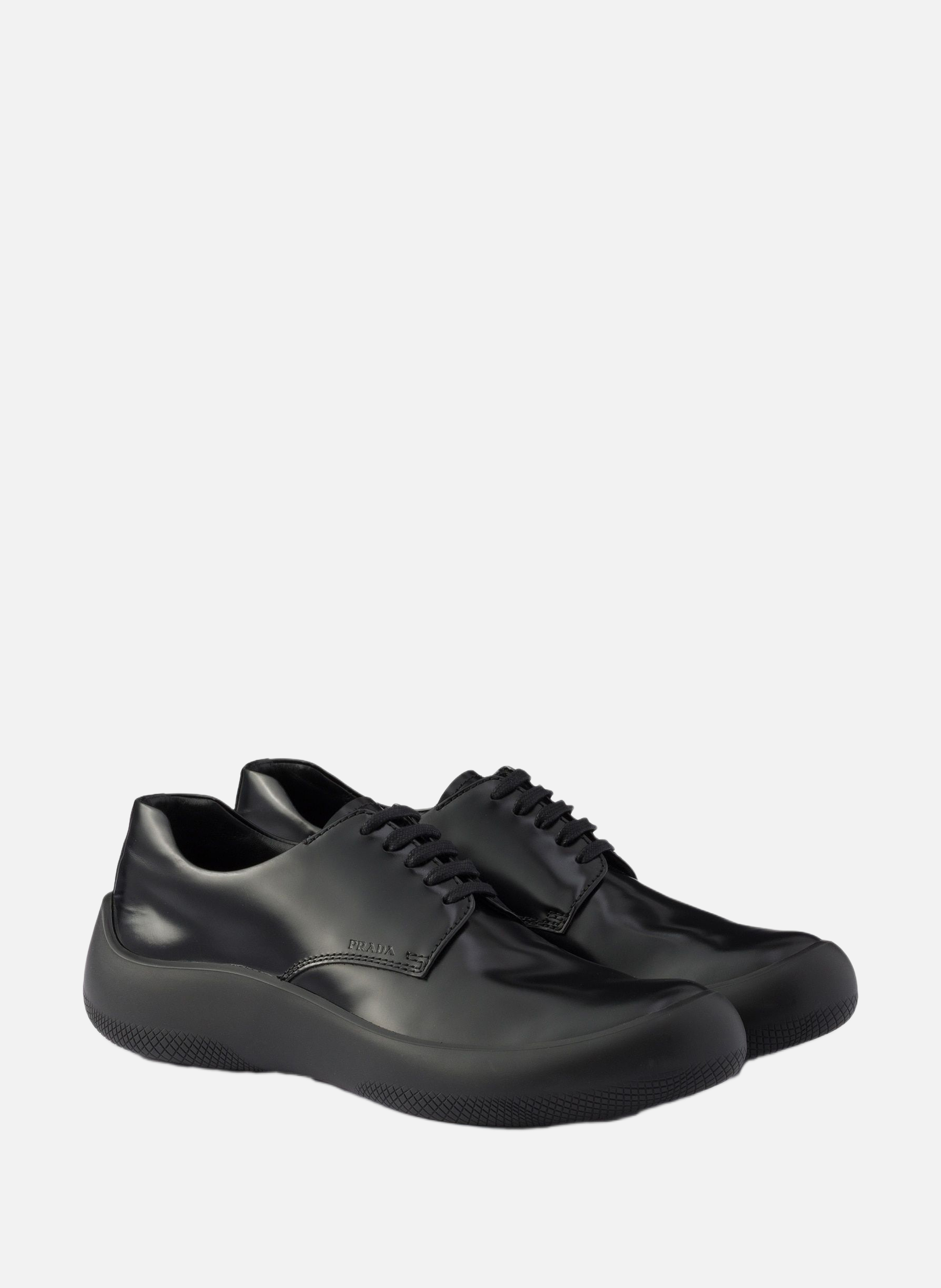 Chaussures à lacets en cuir brossé PRADA Noir