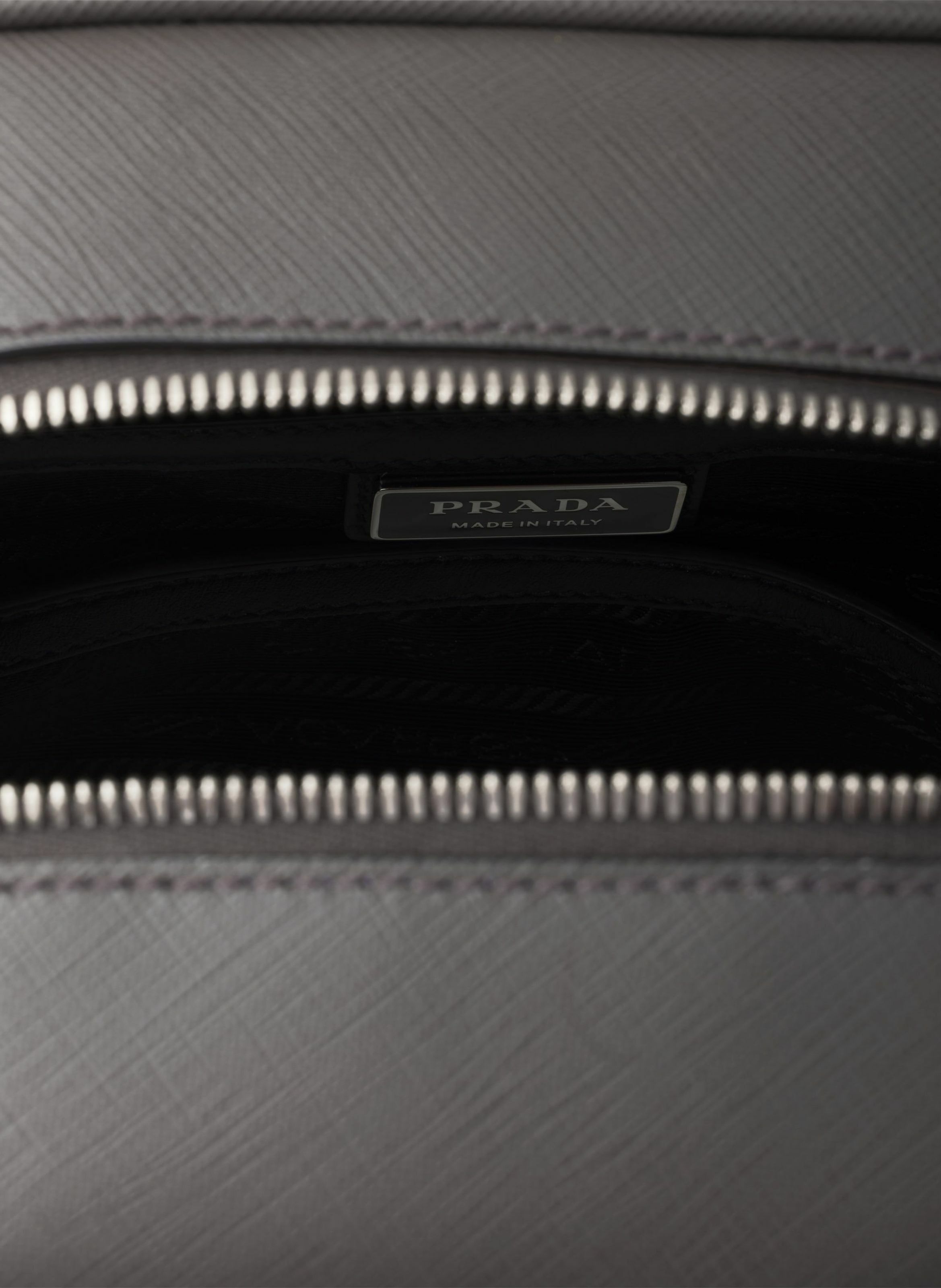 Sac à dos en cuir saffiano PRADA Gris