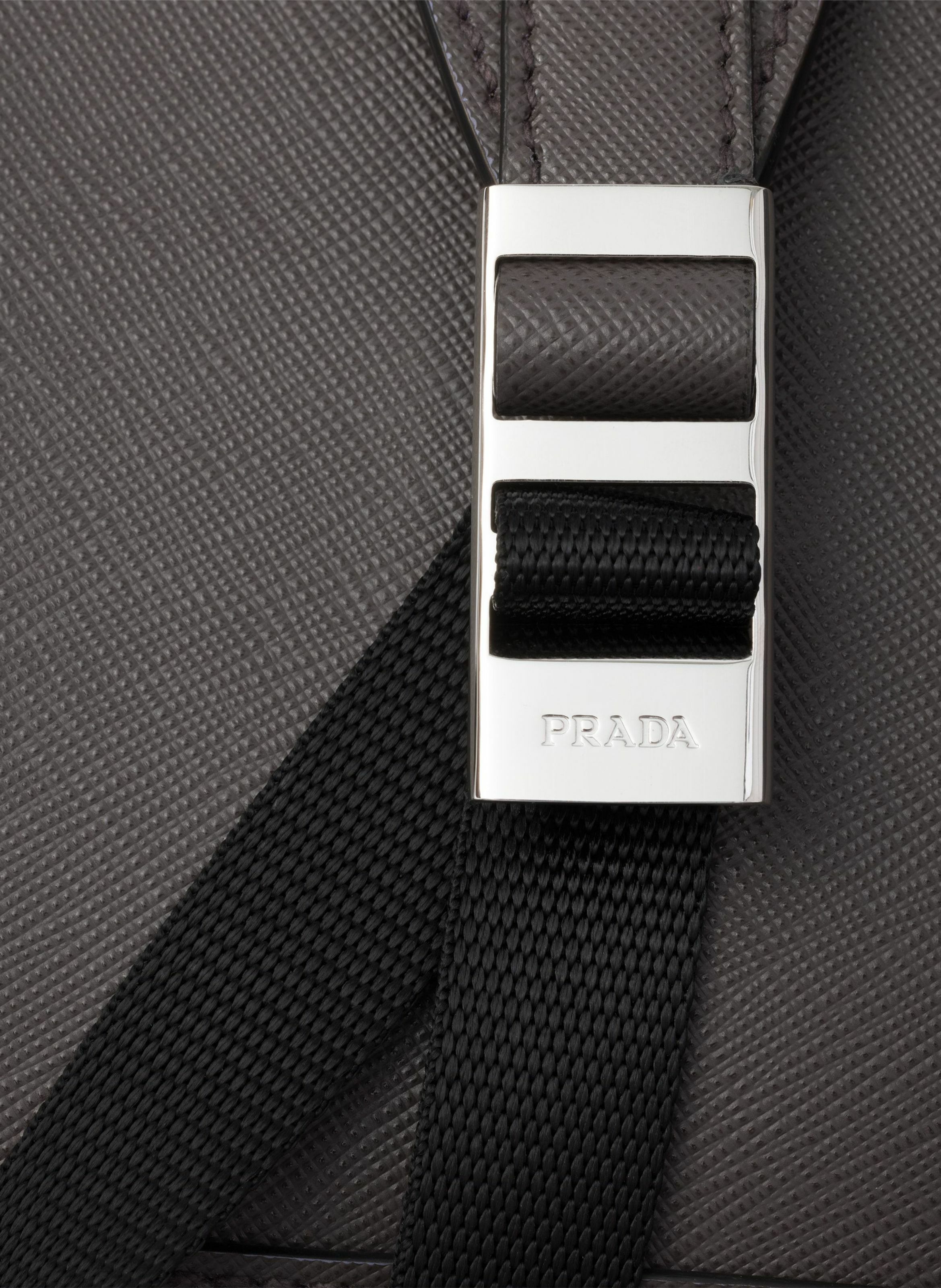 Sac à dos en cuir saffiano PRADA Gris