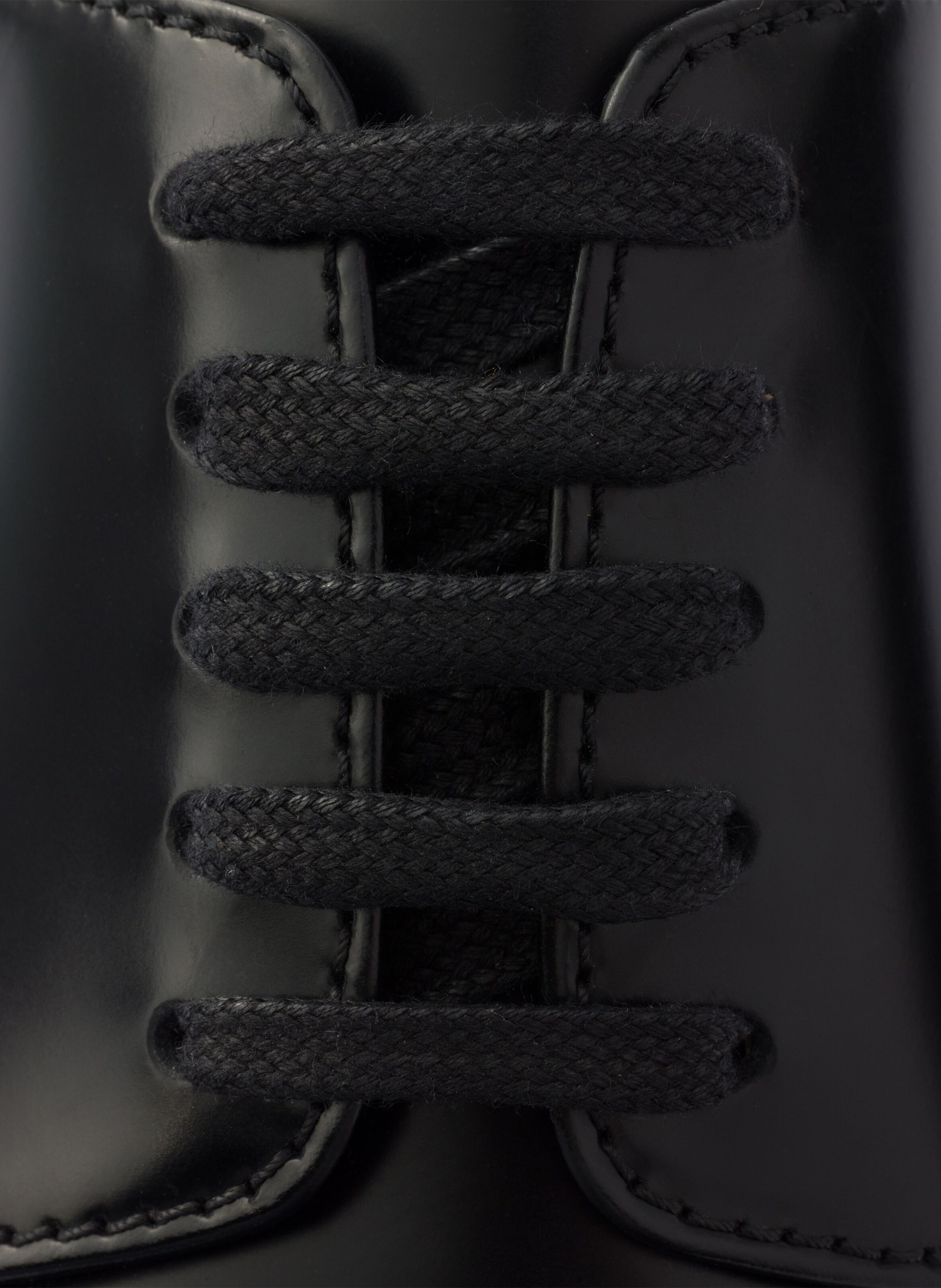 Chaussures à lacets en cuir brossé PRADA Noir