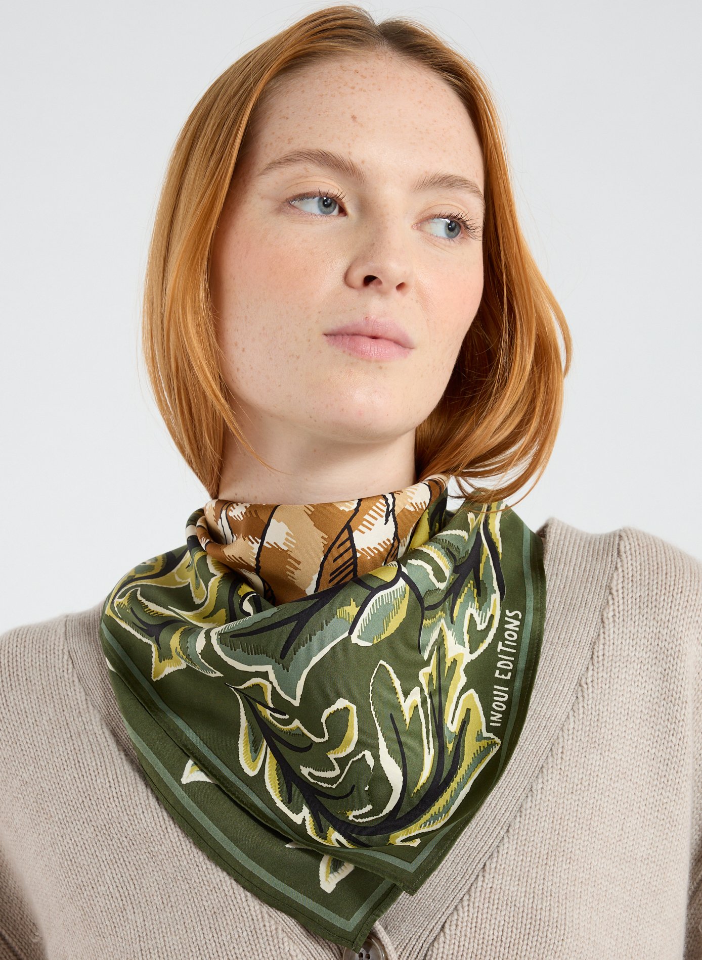 Foulard à imprimé en laine INOUITOOSH Multicolore