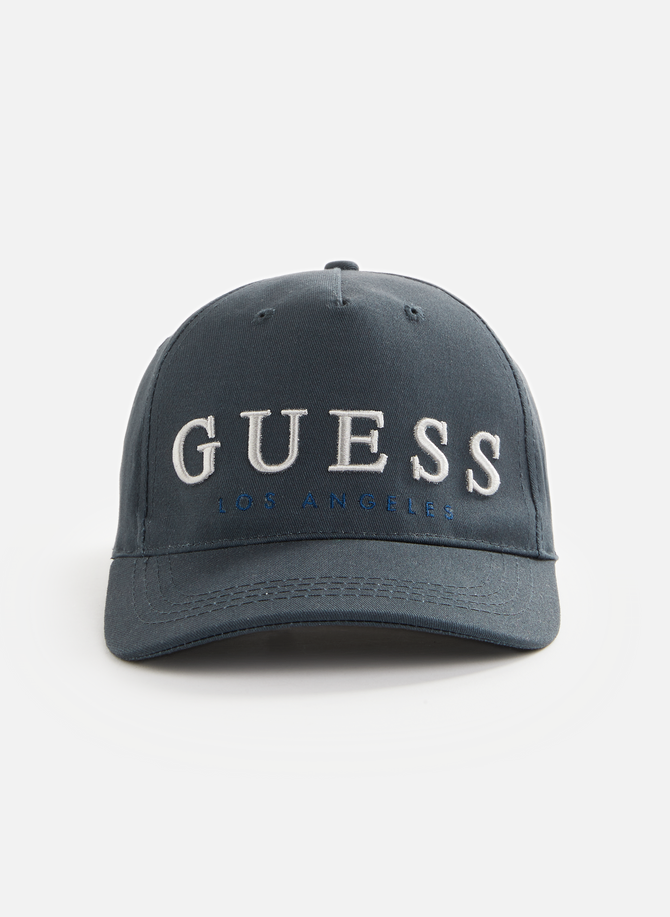 قبعة بشعار GUESS من القطن