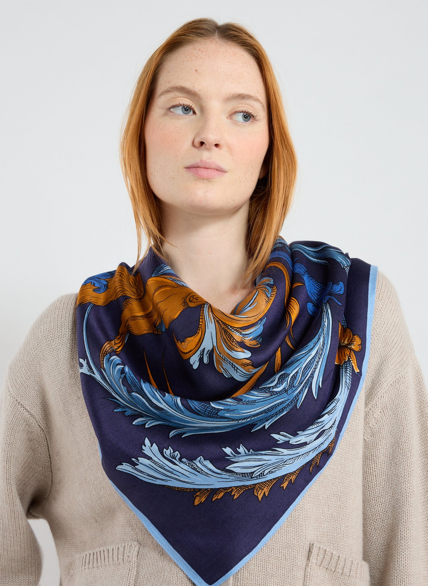 Foulard à imprimé en laine INOUITOOSH Multicolore