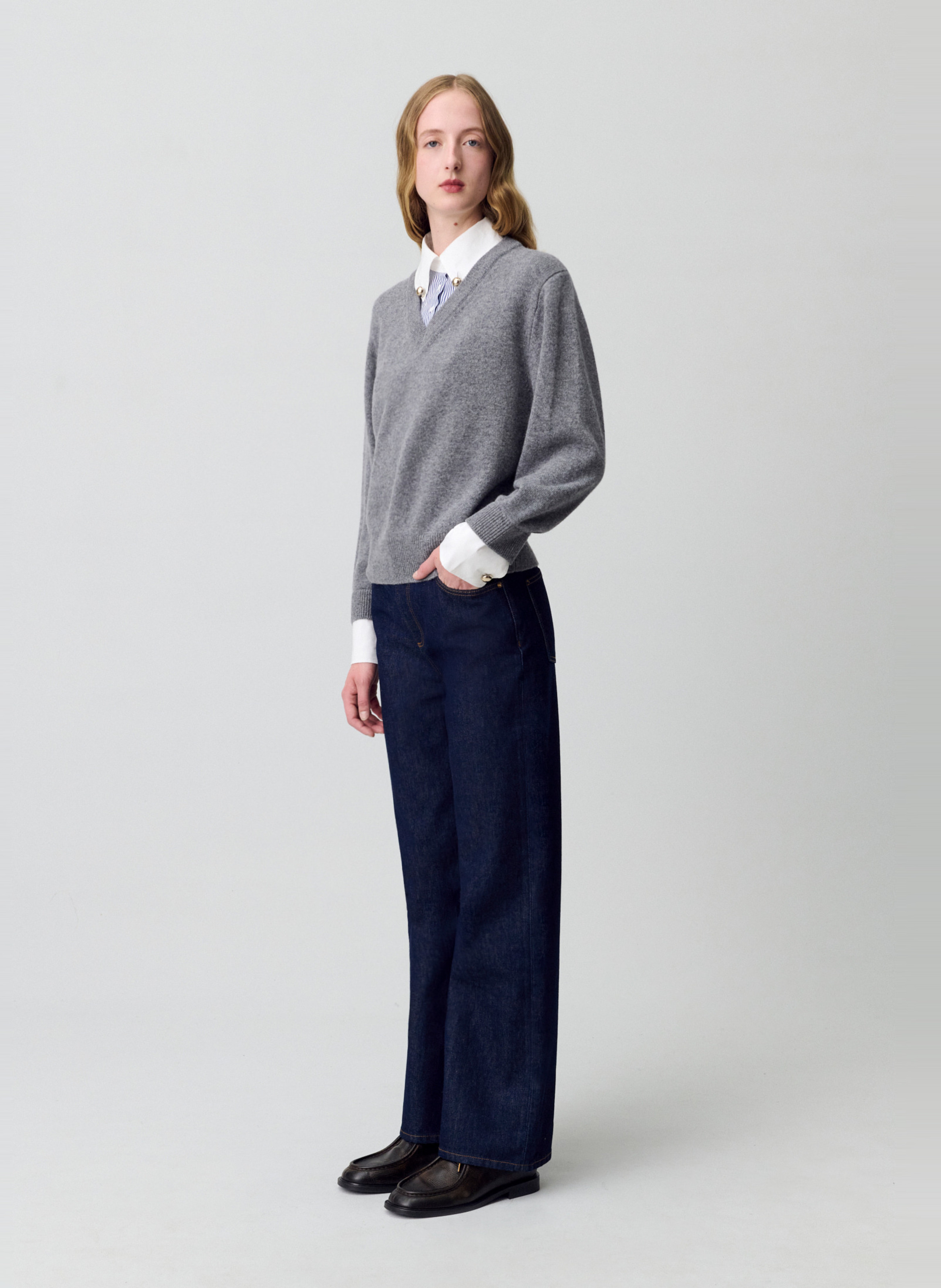 Pull col v en laine manette Gris