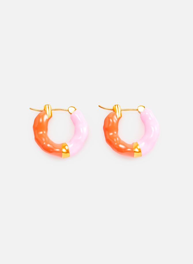 Two-tone medium Wave hoop earrings in gold-plated brass JOANNA LAURA CONSTANTINE