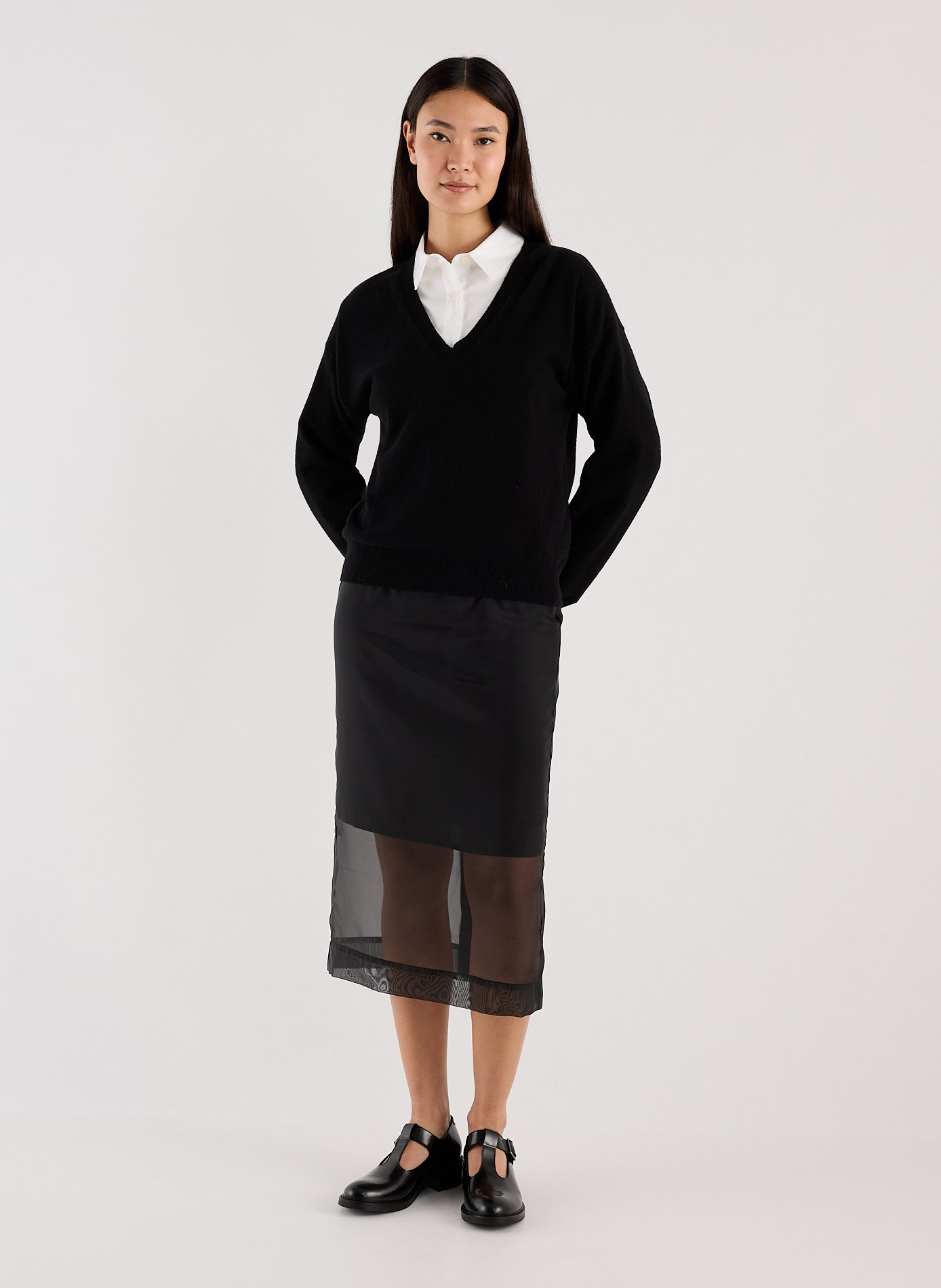 Cashmere V-neck jumper  SAISON 1865 Black