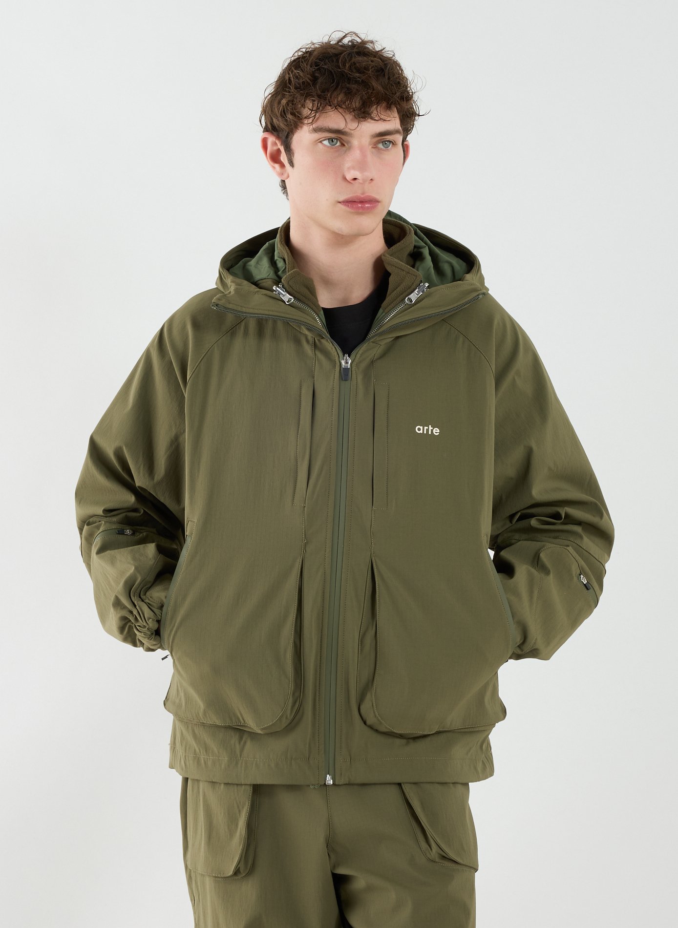 ARTE ANTWERP Blouson uni à capuche Kaki