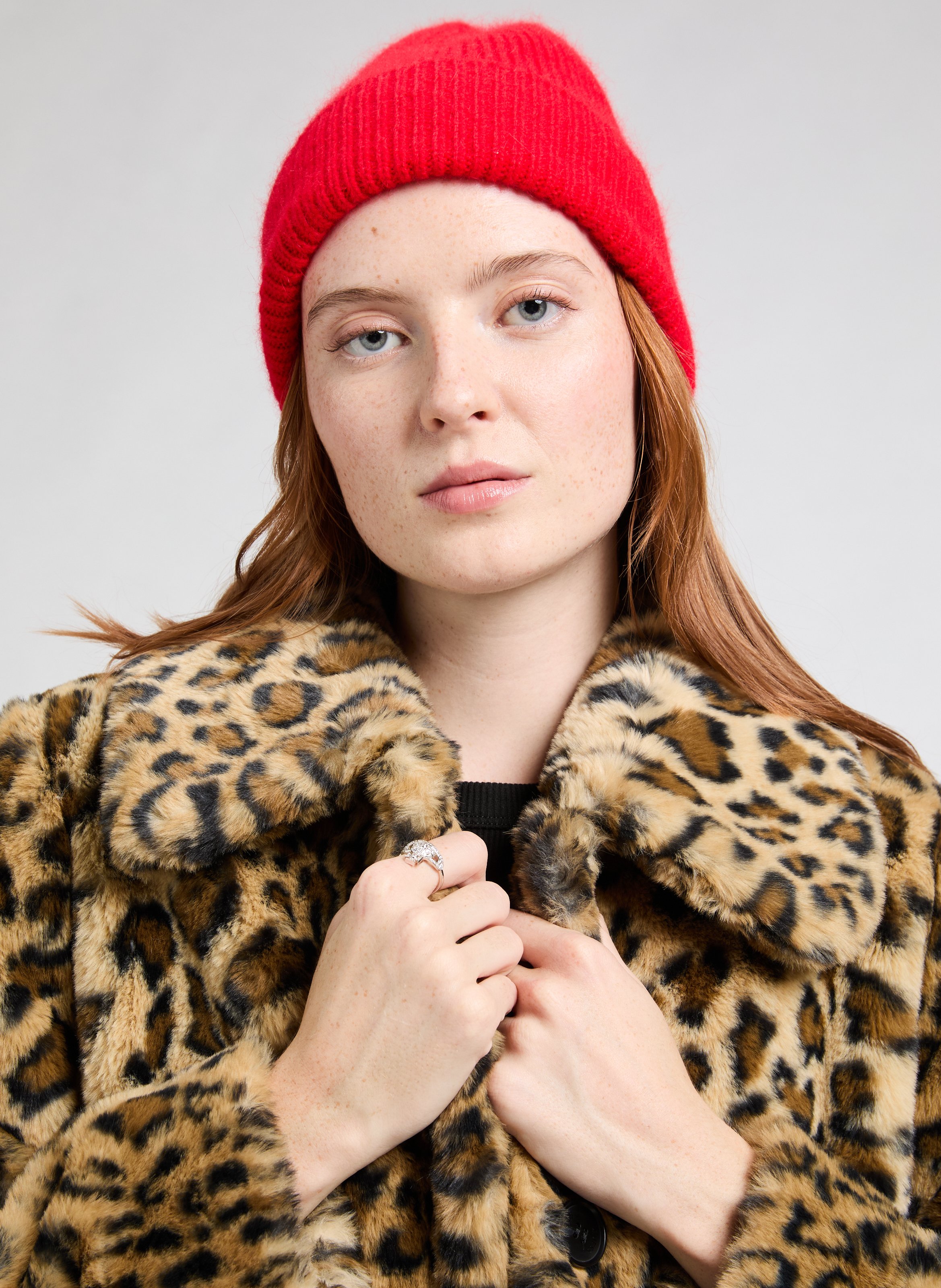 Barra Beanie MACKIE Red